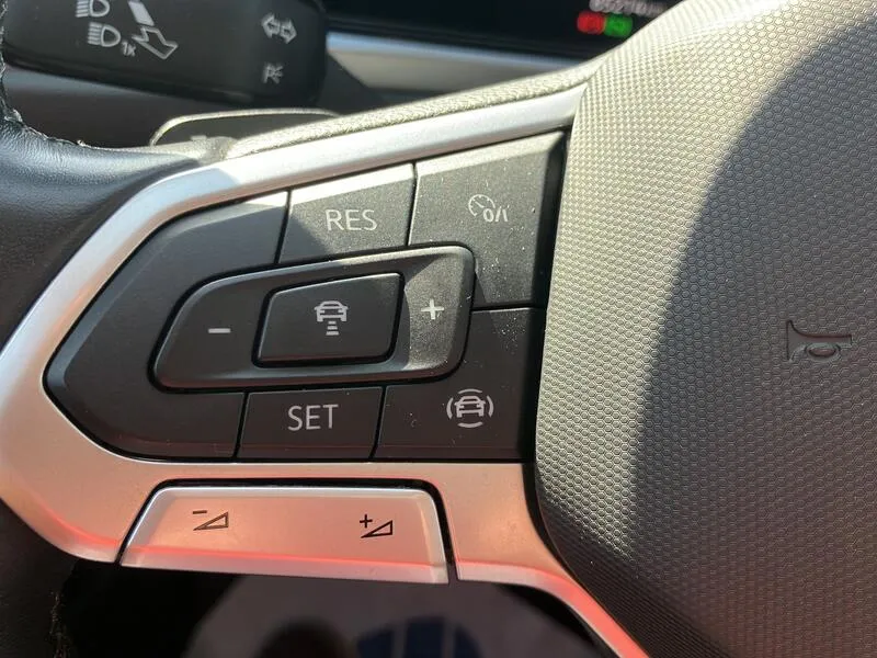 Volkswagen T-Roc Life 2.0 TDI - foto 34