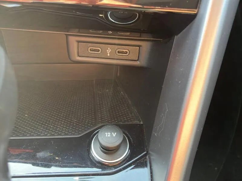 Volkswagen T-Roc Life 2.0 TDI - foto 38