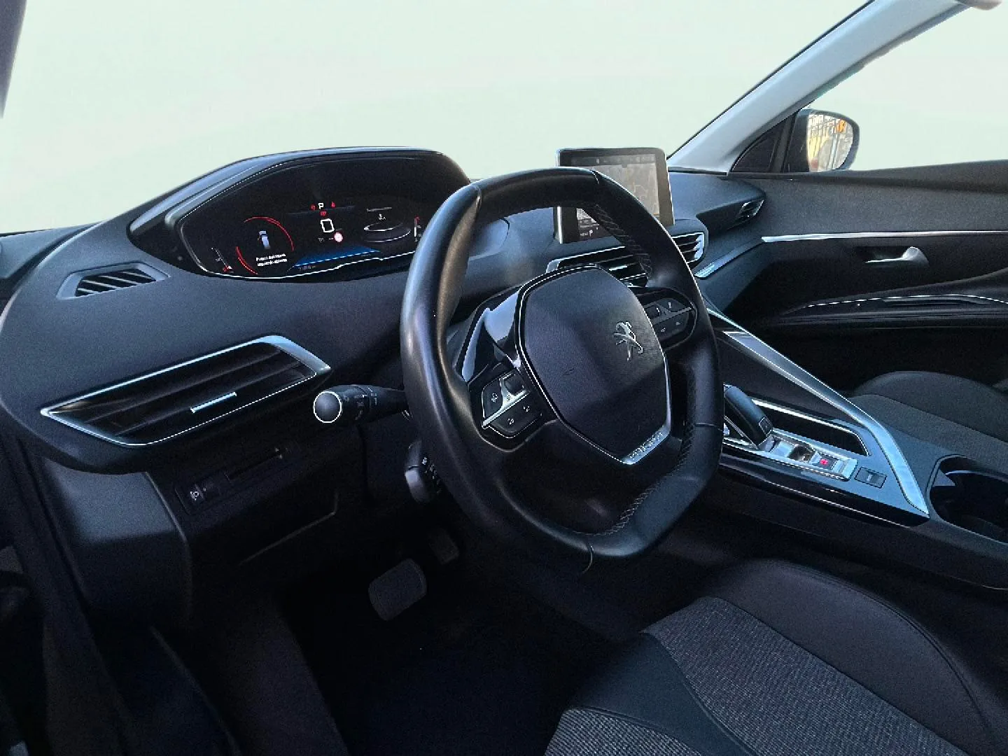 Peugeot 5008 Allure 1.2L PureTech EAT8 - foto 28