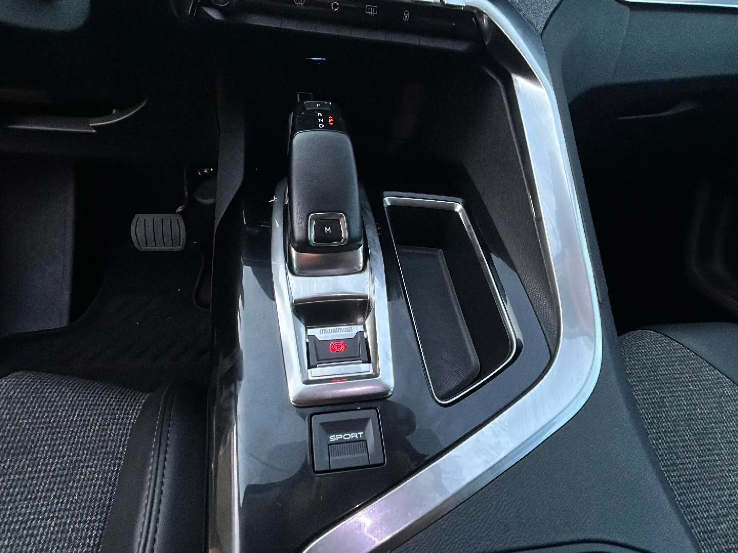 Peugeot 5008 Allure 1.2L PureTech EAT8 - foto 19