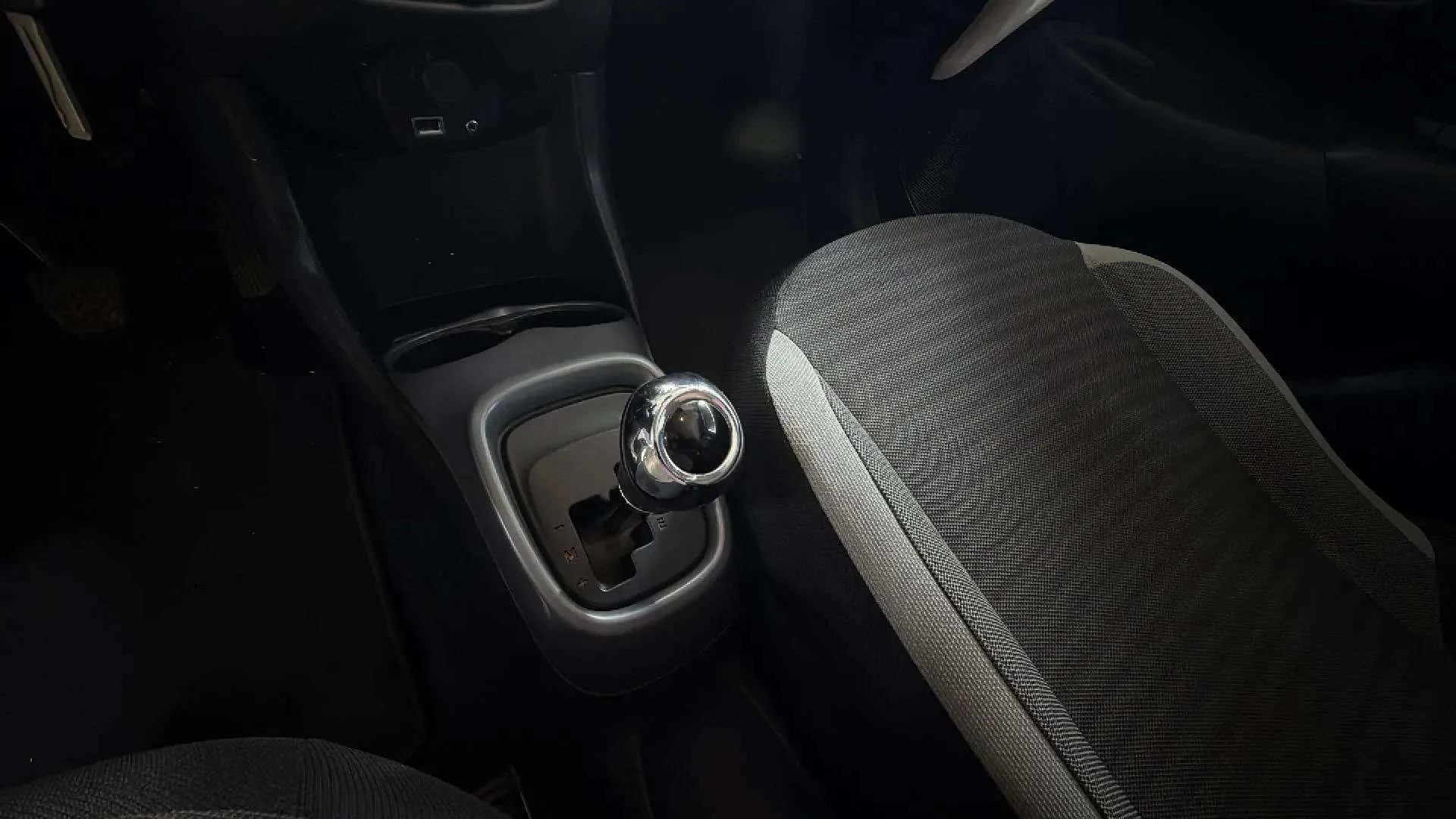 Toyota Aygo 1.0 70 x-play - foto 14