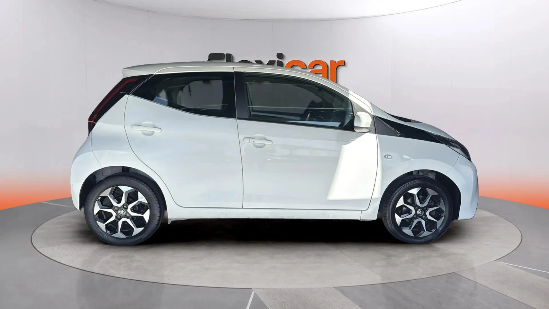 Toyota Aygo 1.0 70 x-play - foto 3