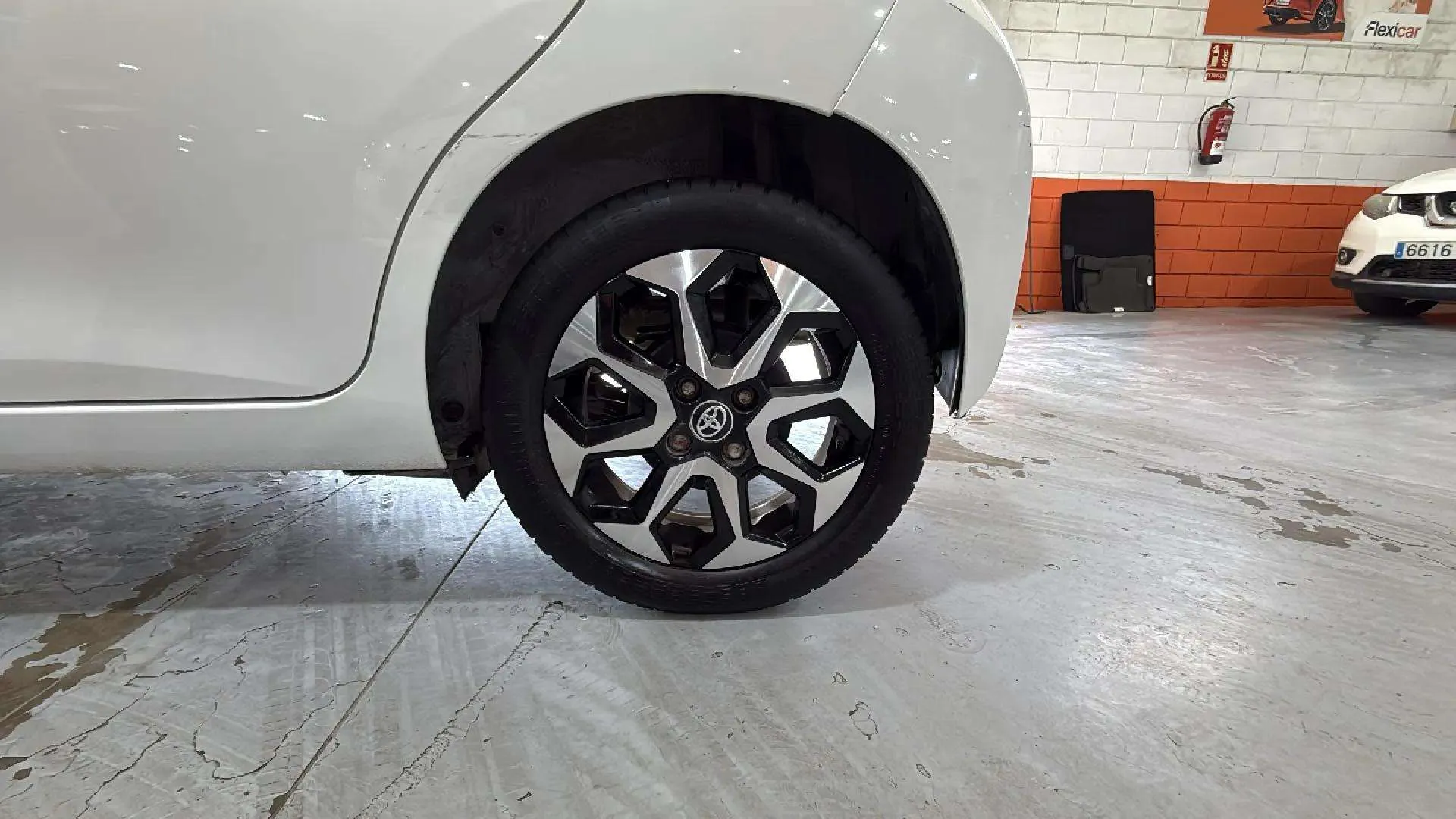 Toyota Aygo 1.0 70 x-play - foto 16