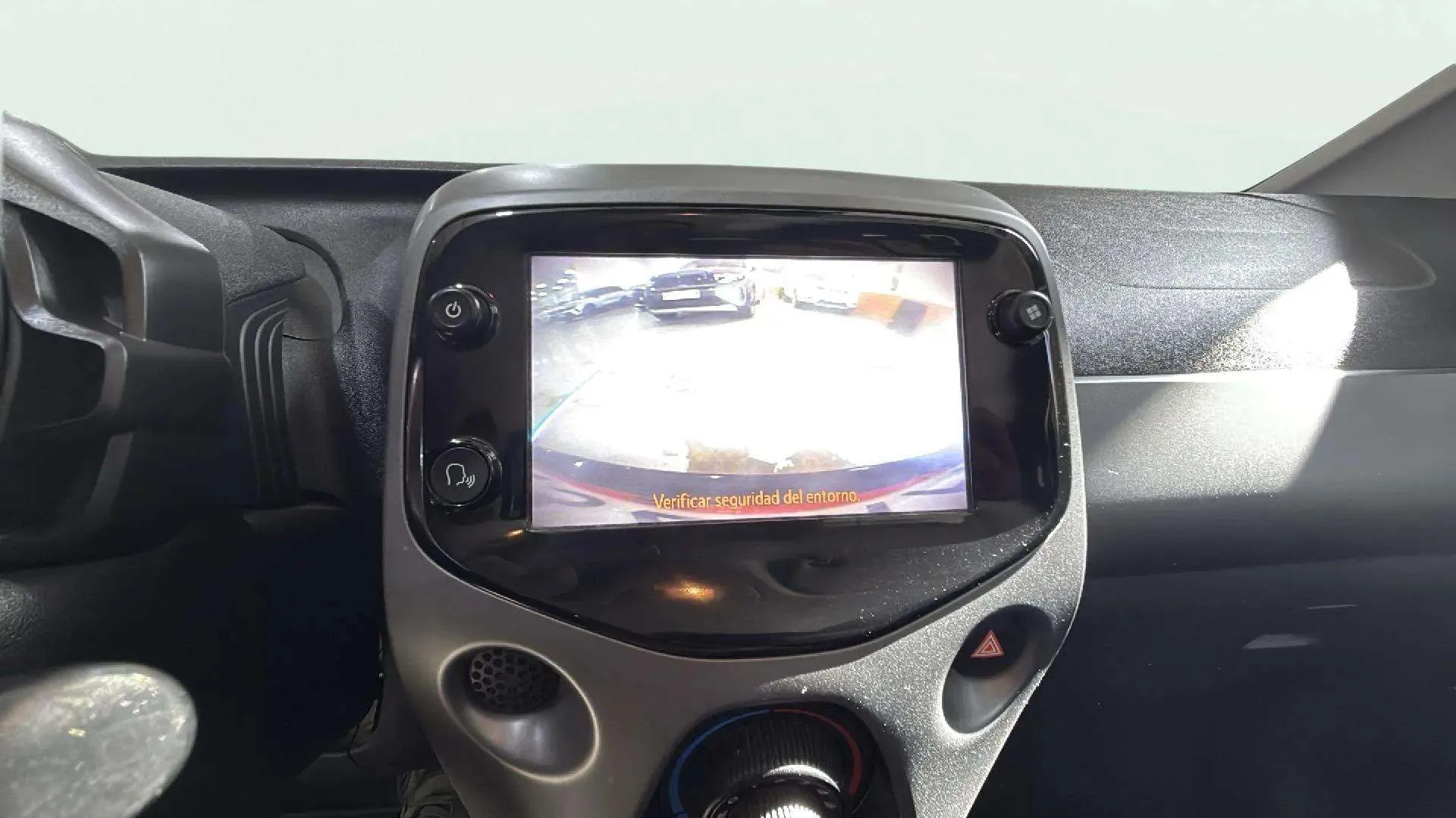 Toyota Aygo 1.0 70 x-play - foto 15
