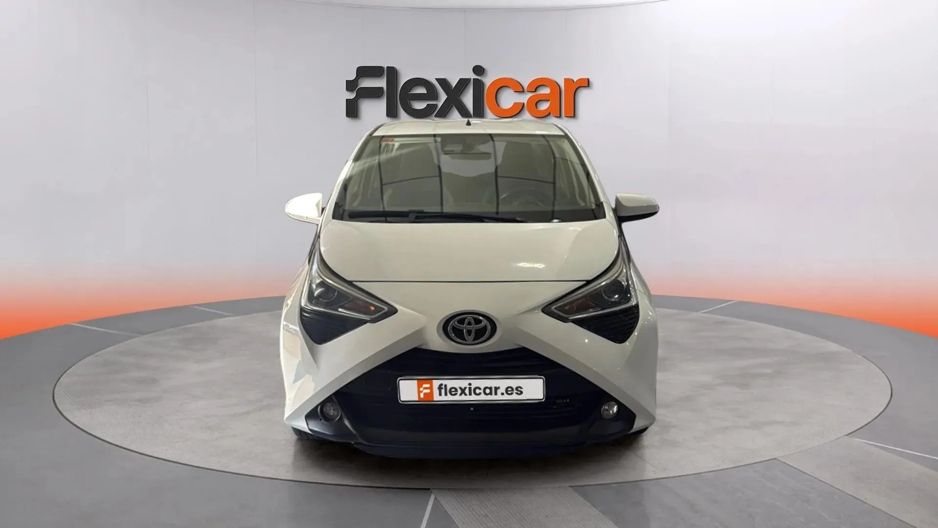 Toyota Aygo 1.0 70 x-play - foto 2