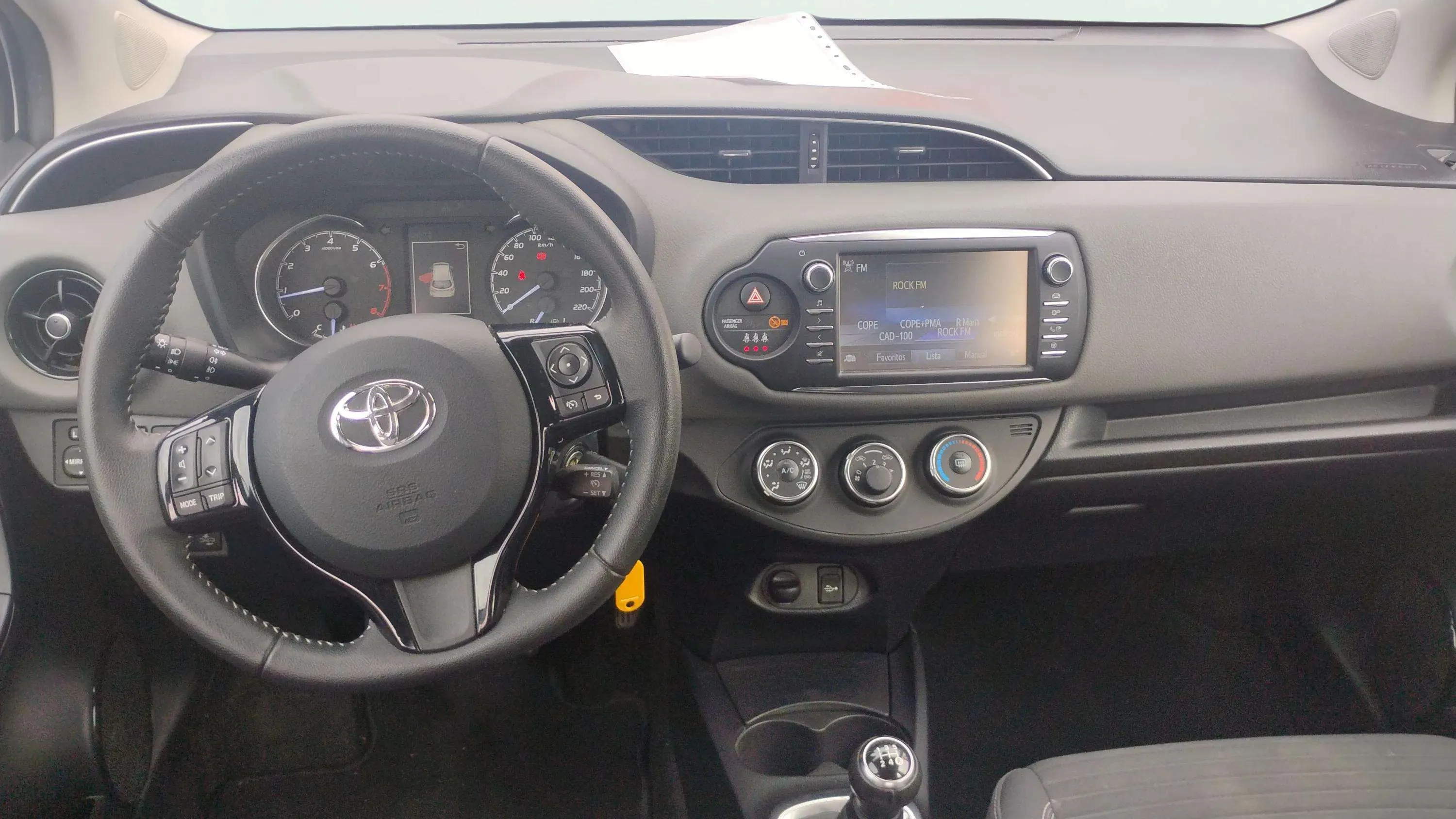 Toyota Yaris 1.0 70 Active - foto 9