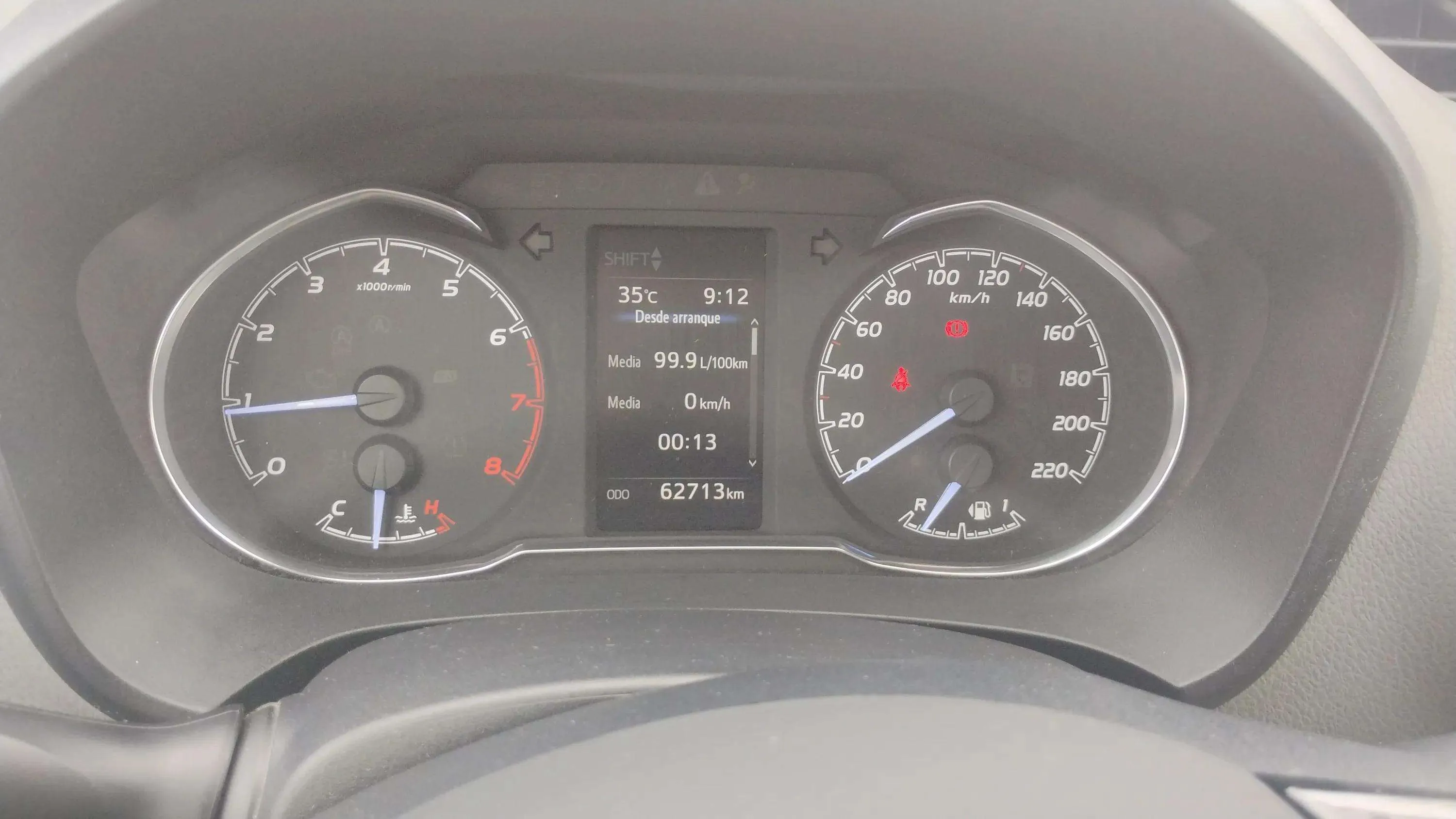 Toyota Yaris 1.0 70 Active - foto 12