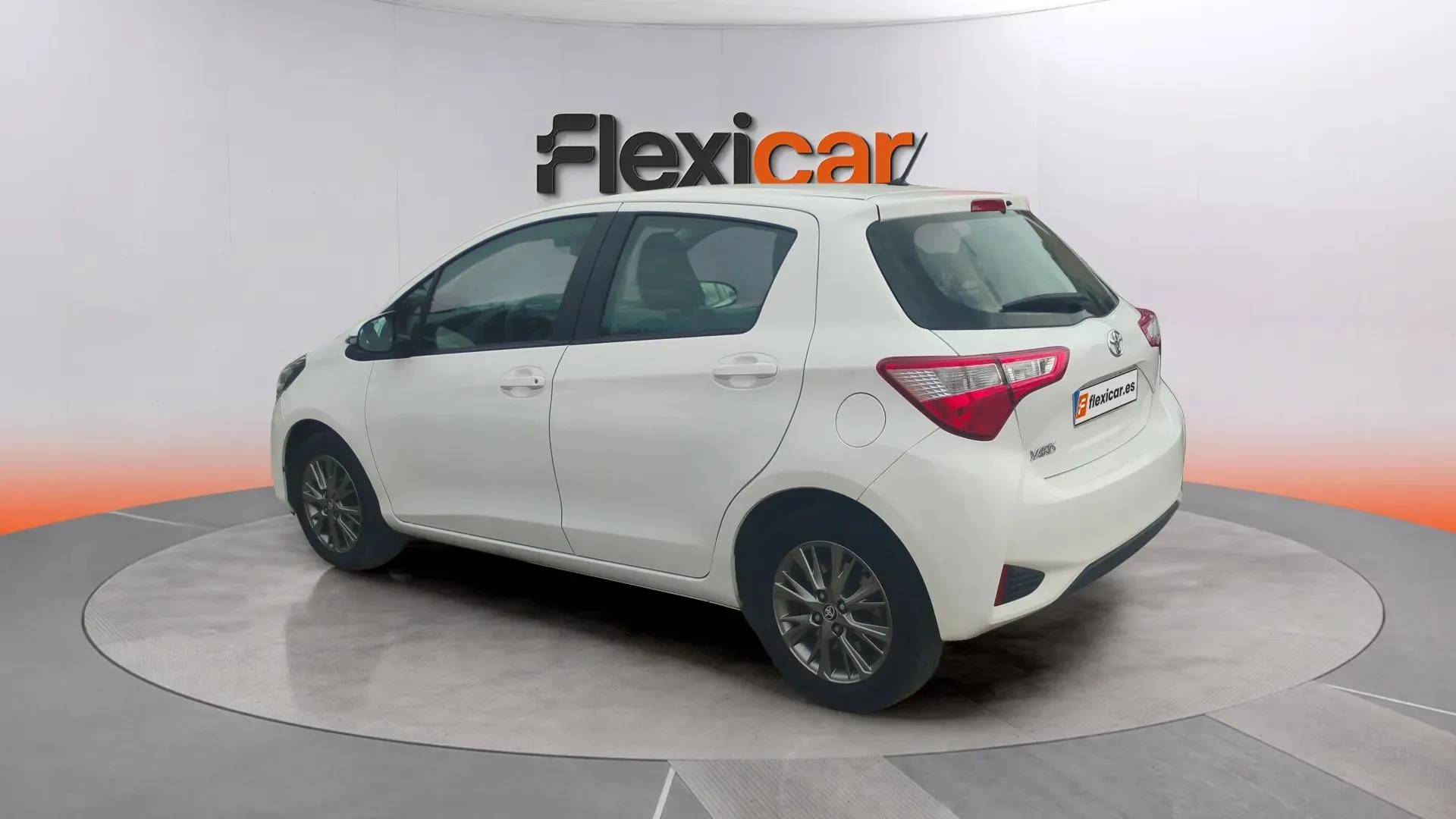 Toyota Yaris 1.0 70 Active - foto 4