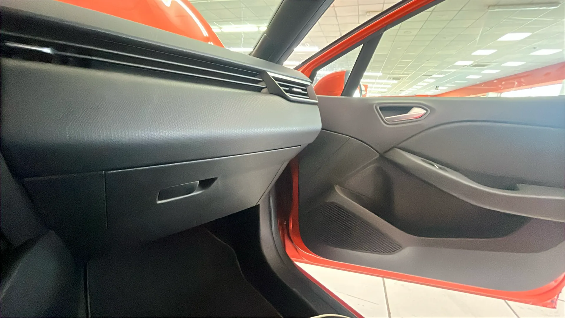 Renault Clio Zen TCe - foto 29