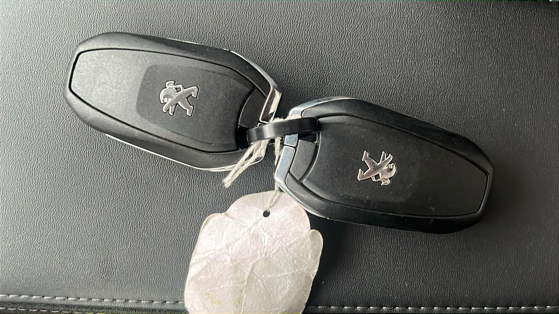 Peugeot 208 PureTech Allure - foto 17