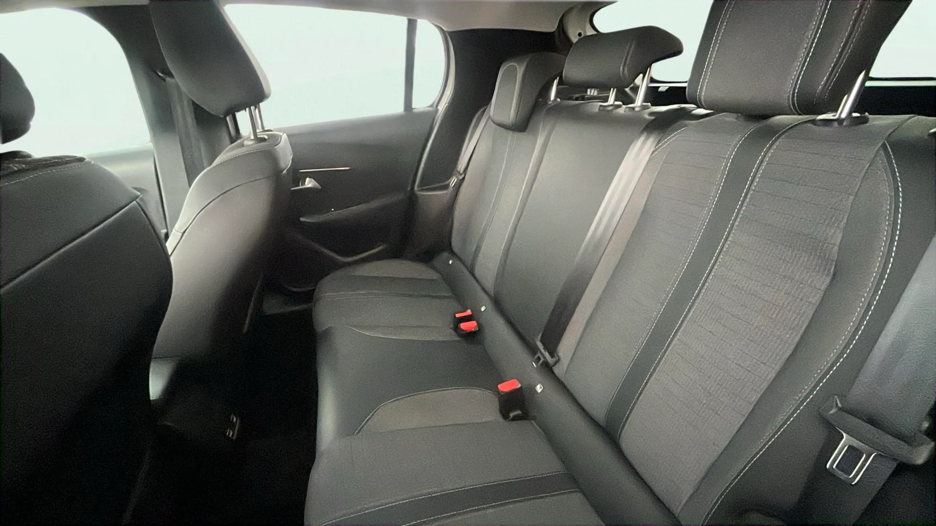 Peugeot 208 PureTech Allure - foto 11