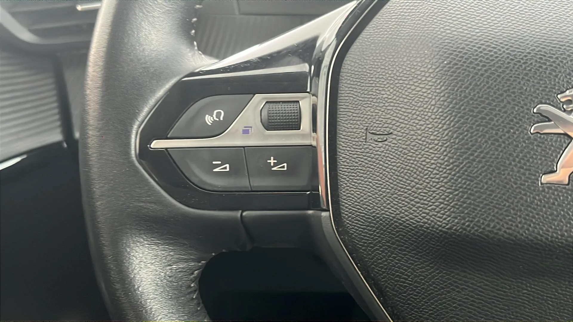 Peugeot 208 PureTech Allure - foto 18