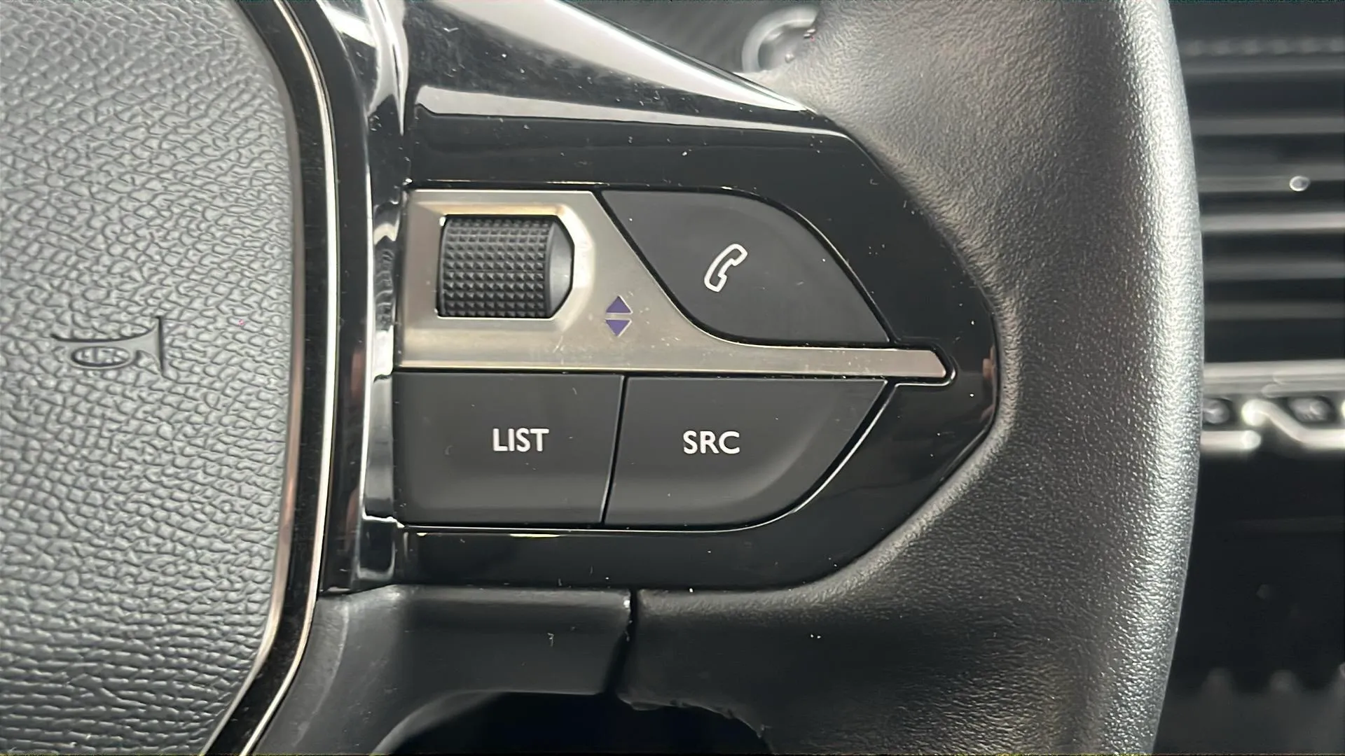 Peugeot 208 PureTech Allure - foto 19