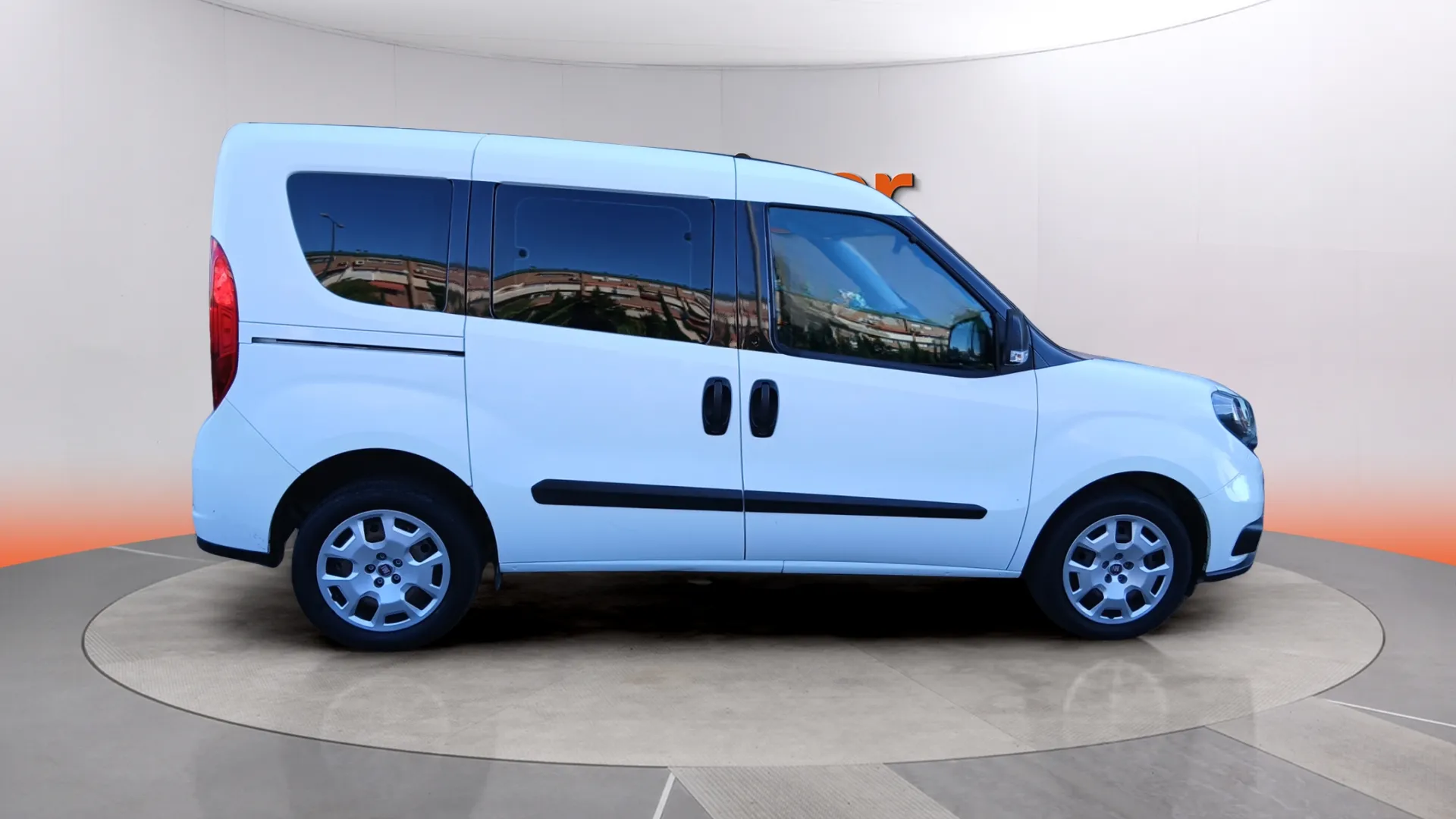 Fiat Doblò Easy 1.6 MultiJet SWB - foto 2