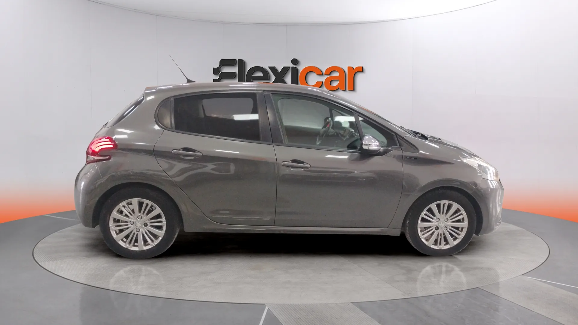 Peugeot 208 Signature BlueHDi - foto 3