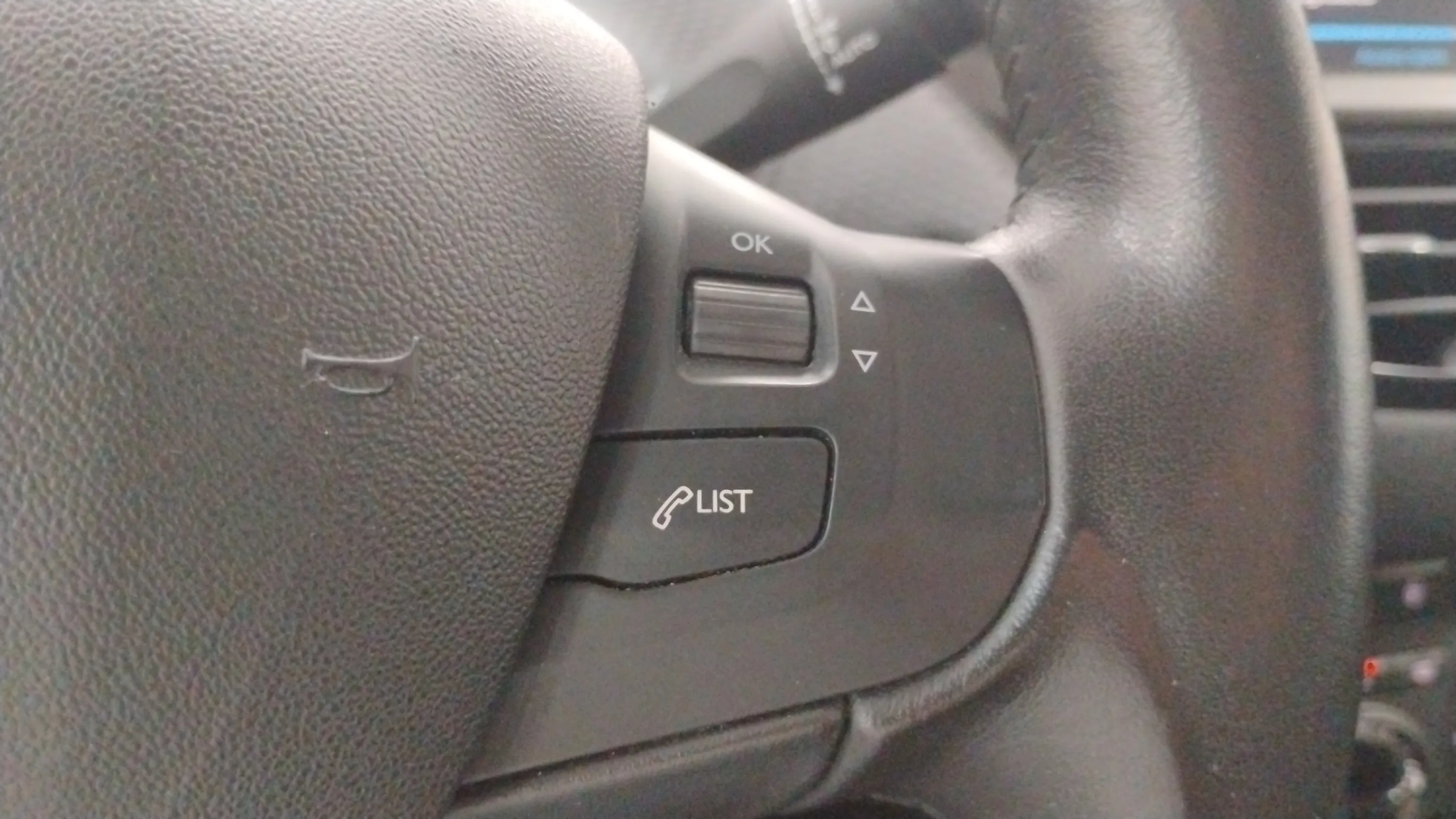 Peugeot 208 Signature BlueHDi - foto 16