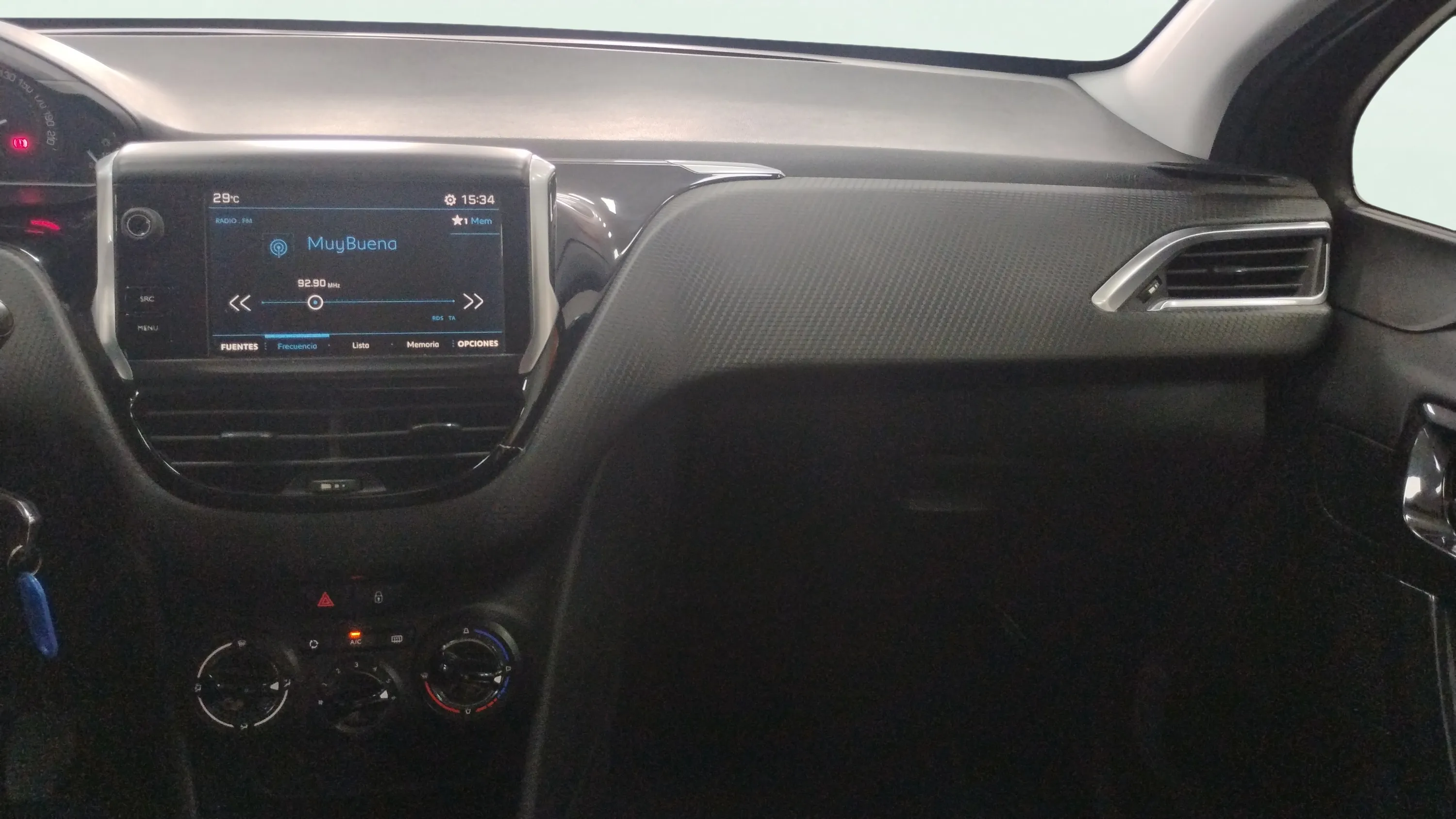 Peugeot 208 Signature BlueHDi - foto 11