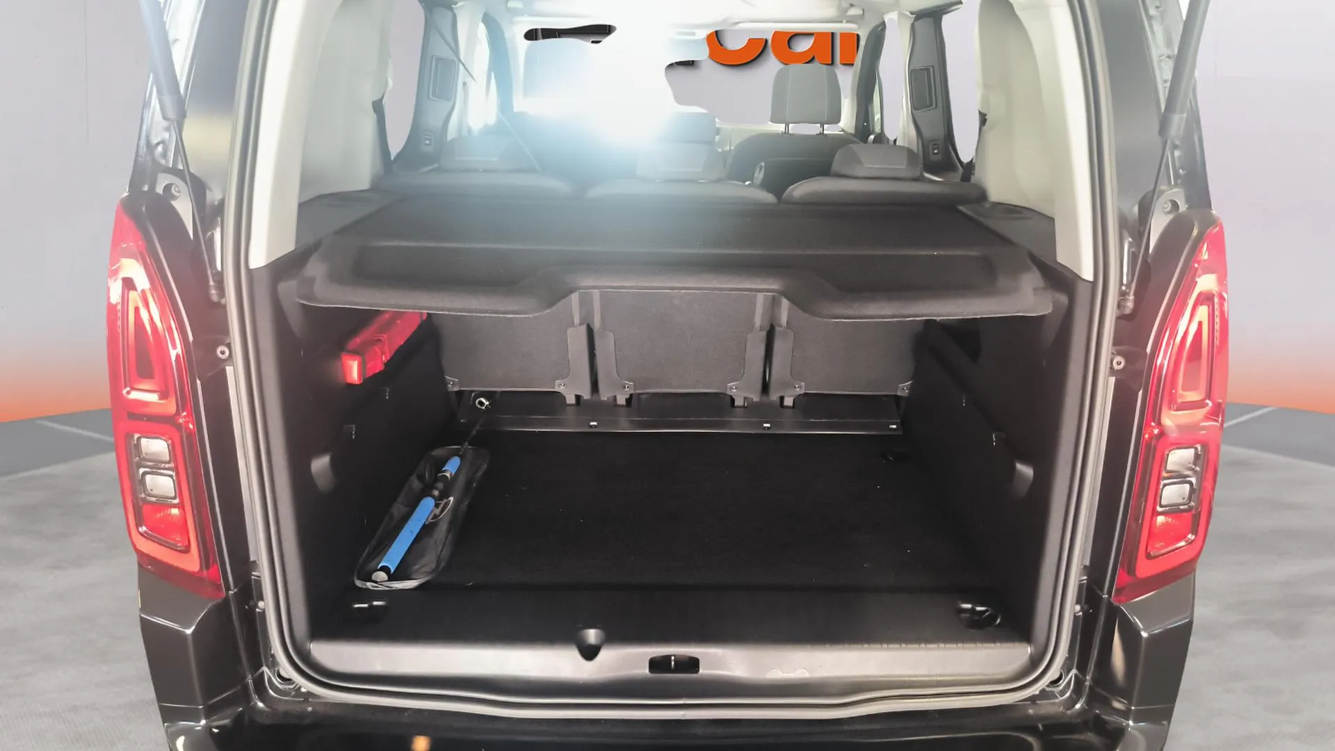 Opel Combo 1.5 Td MT6 €6.4 - foto 9