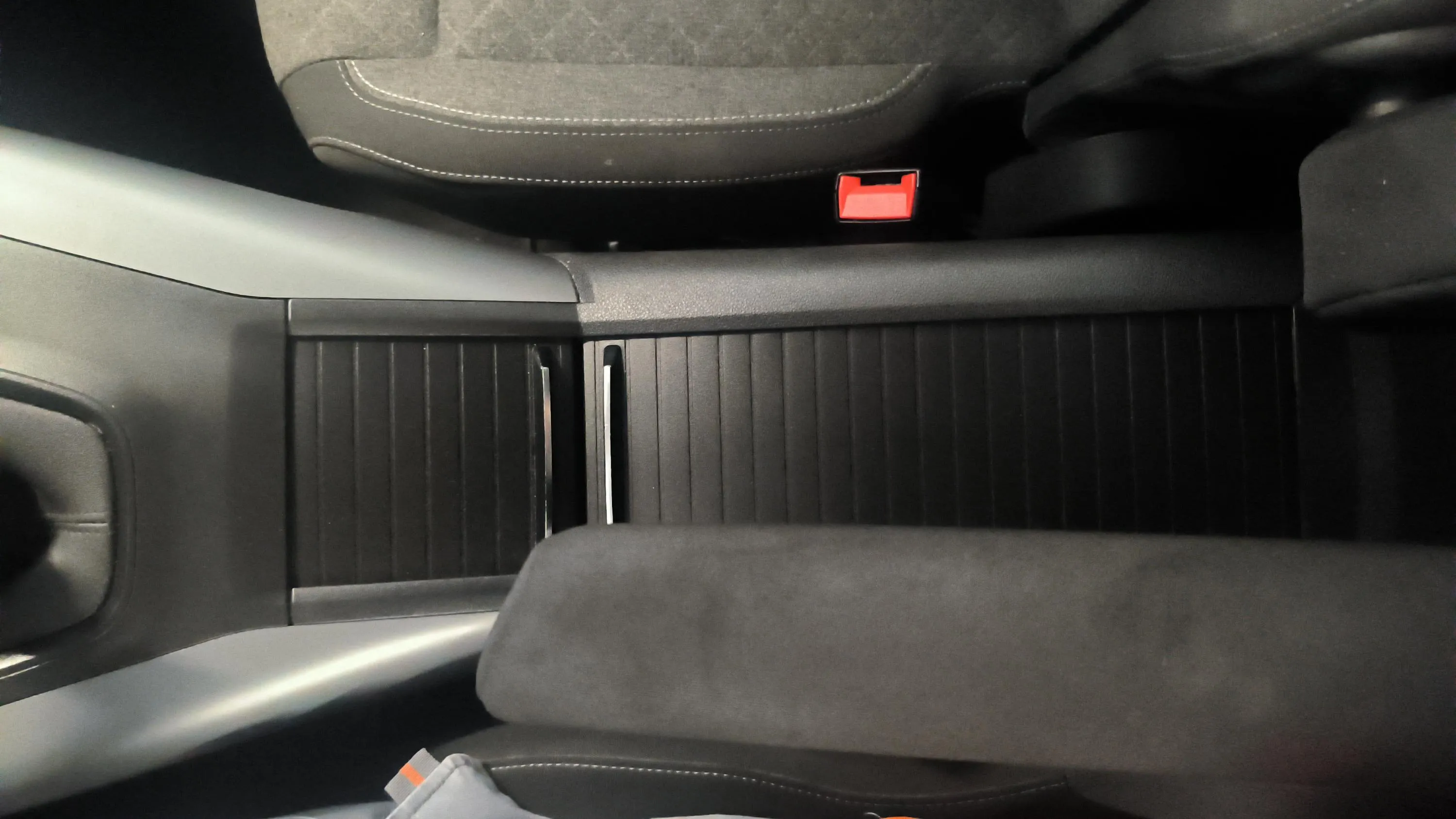 Opel Combo 1.5 Td MT6 €6.4 - foto 23