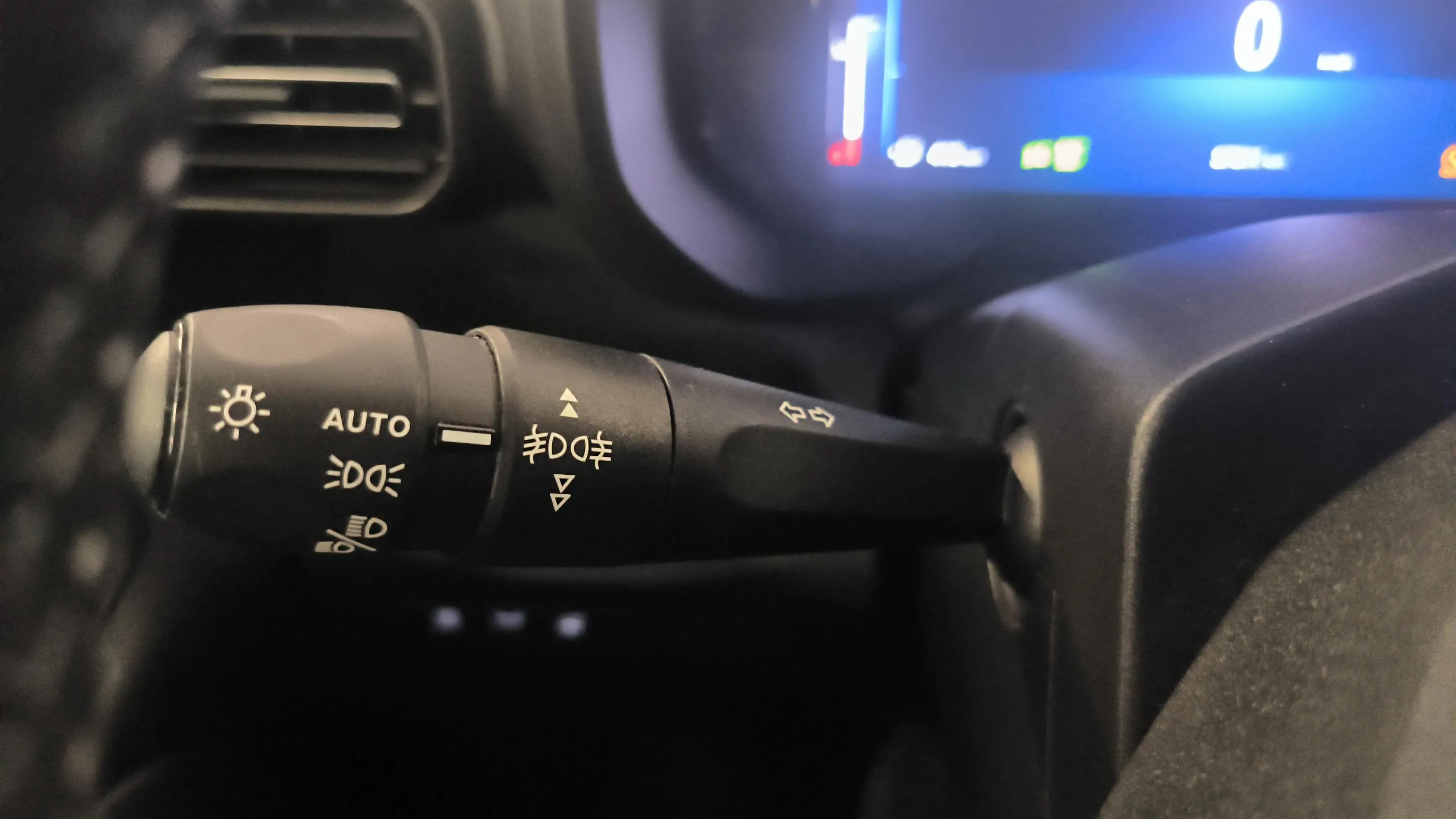 Opel Combo 1.5 Td MT6 €6.4 - foto 17