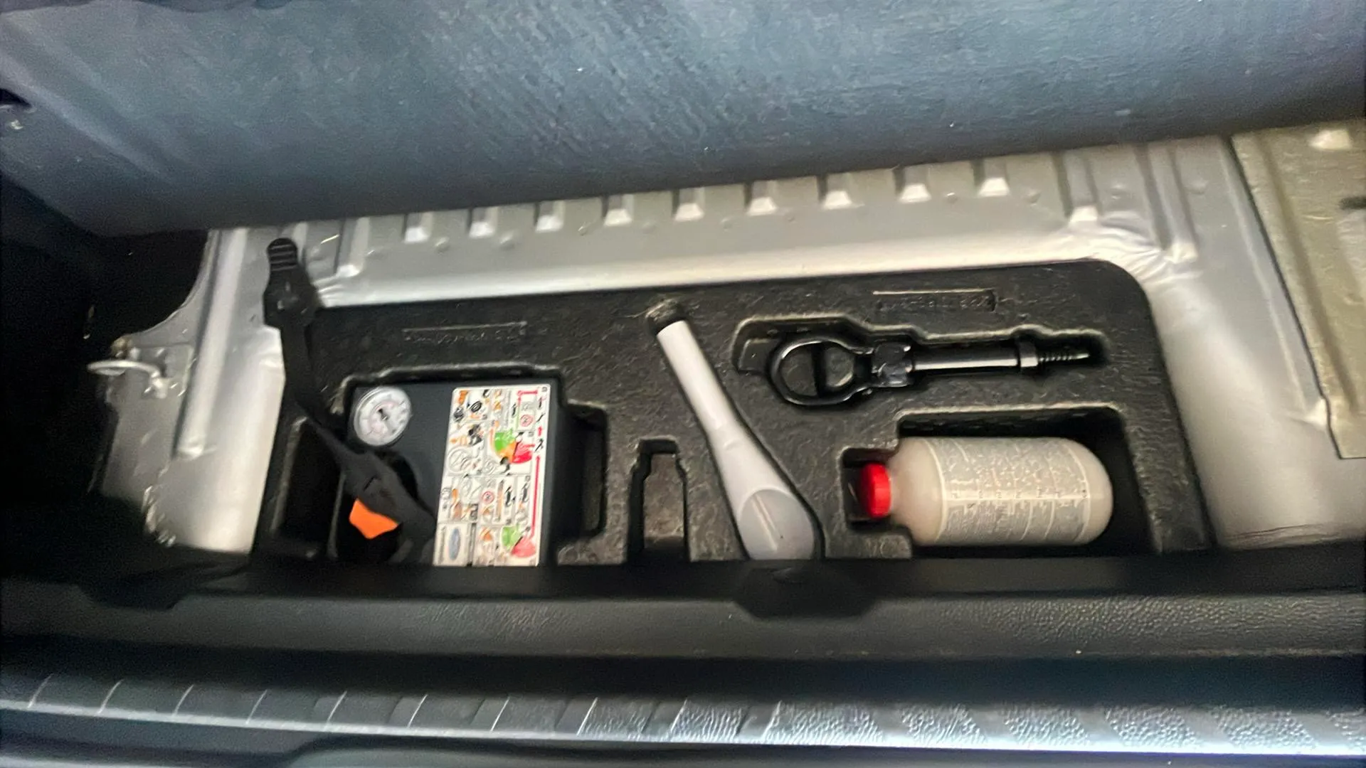 Ford EcoSport 1.0T EcoBoost ST Line - foto 19