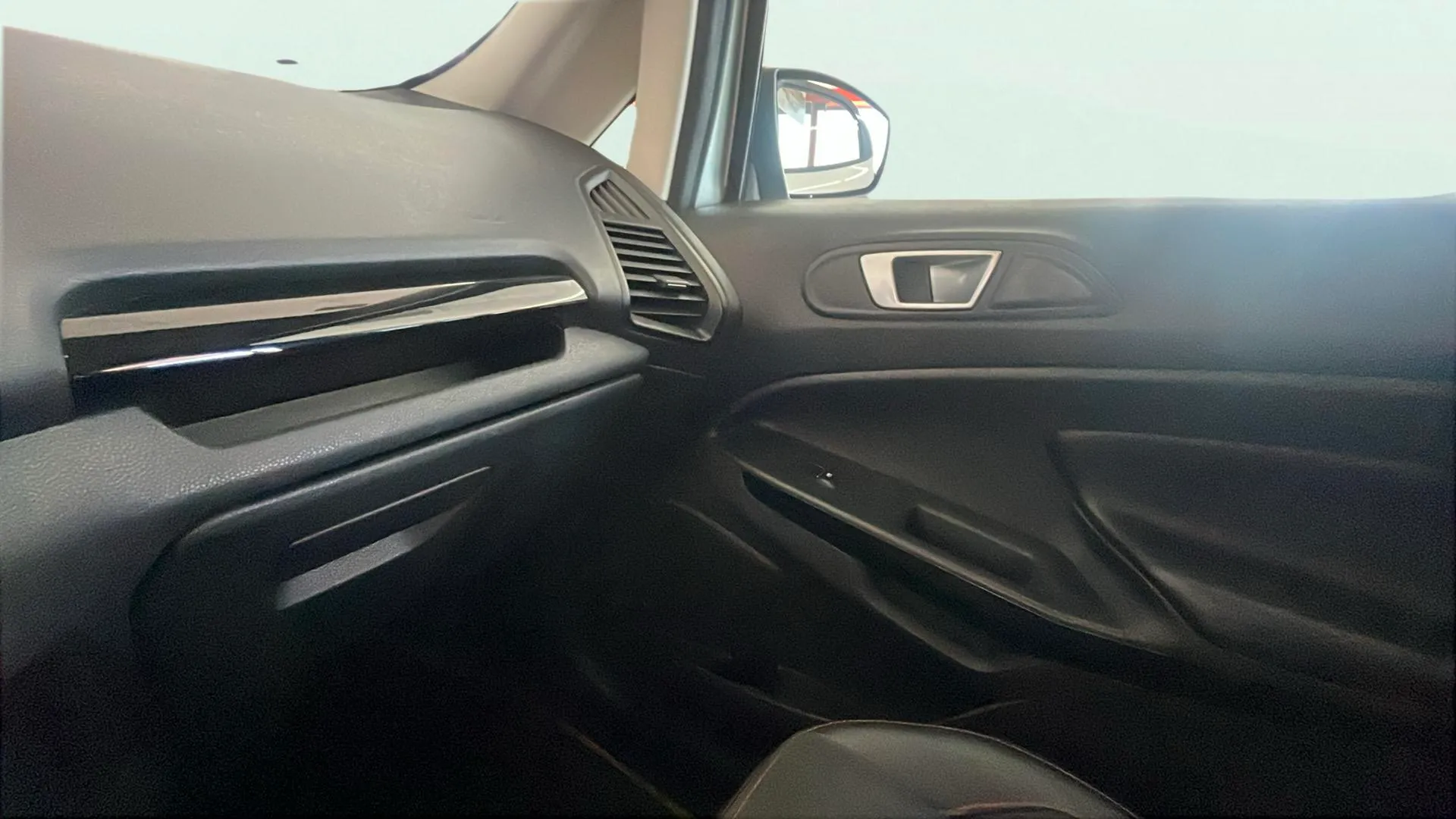 Ford EcoSport 1.0T EcoBoost ST Line - foto 30