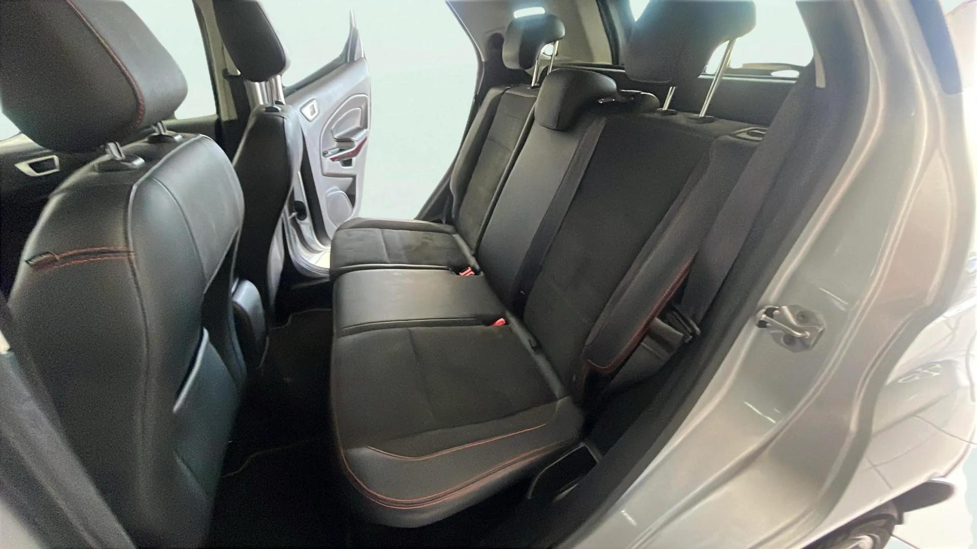 Ford EcoSport 1.0T EcoBoost ST Line - foto 13