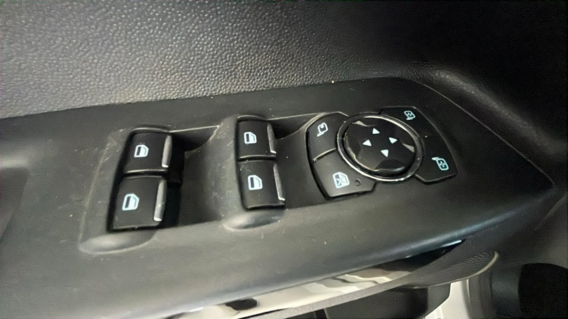 Ford EcoSport 1.0T EcoBoost ST Line - foto 22