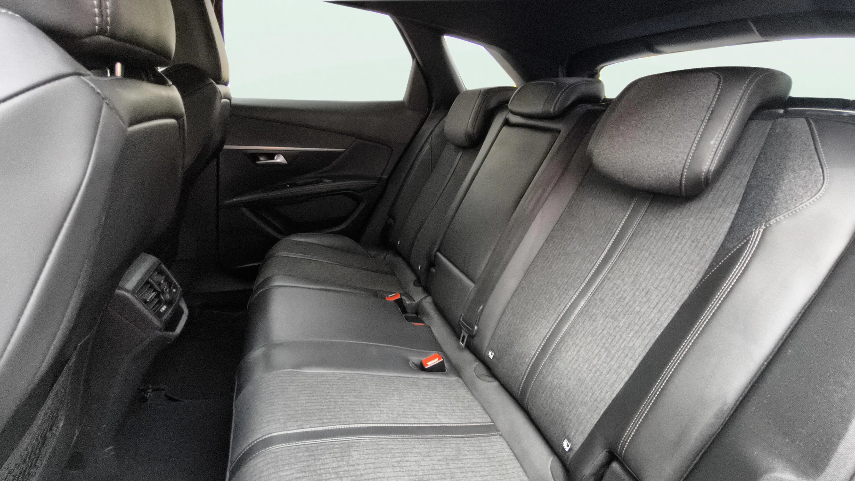 Peugeot 3008 1.6 THP GT Line - foto 26