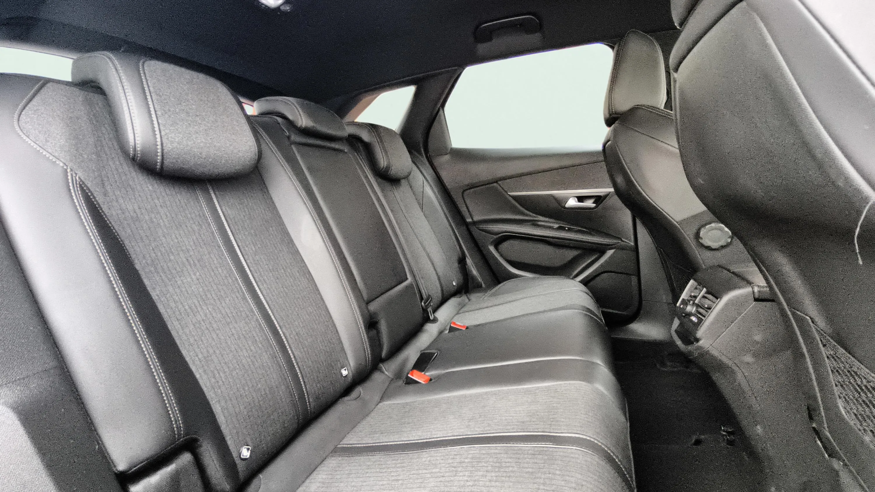 Peugeot 3008 1.6 THP GT Line - foto 23