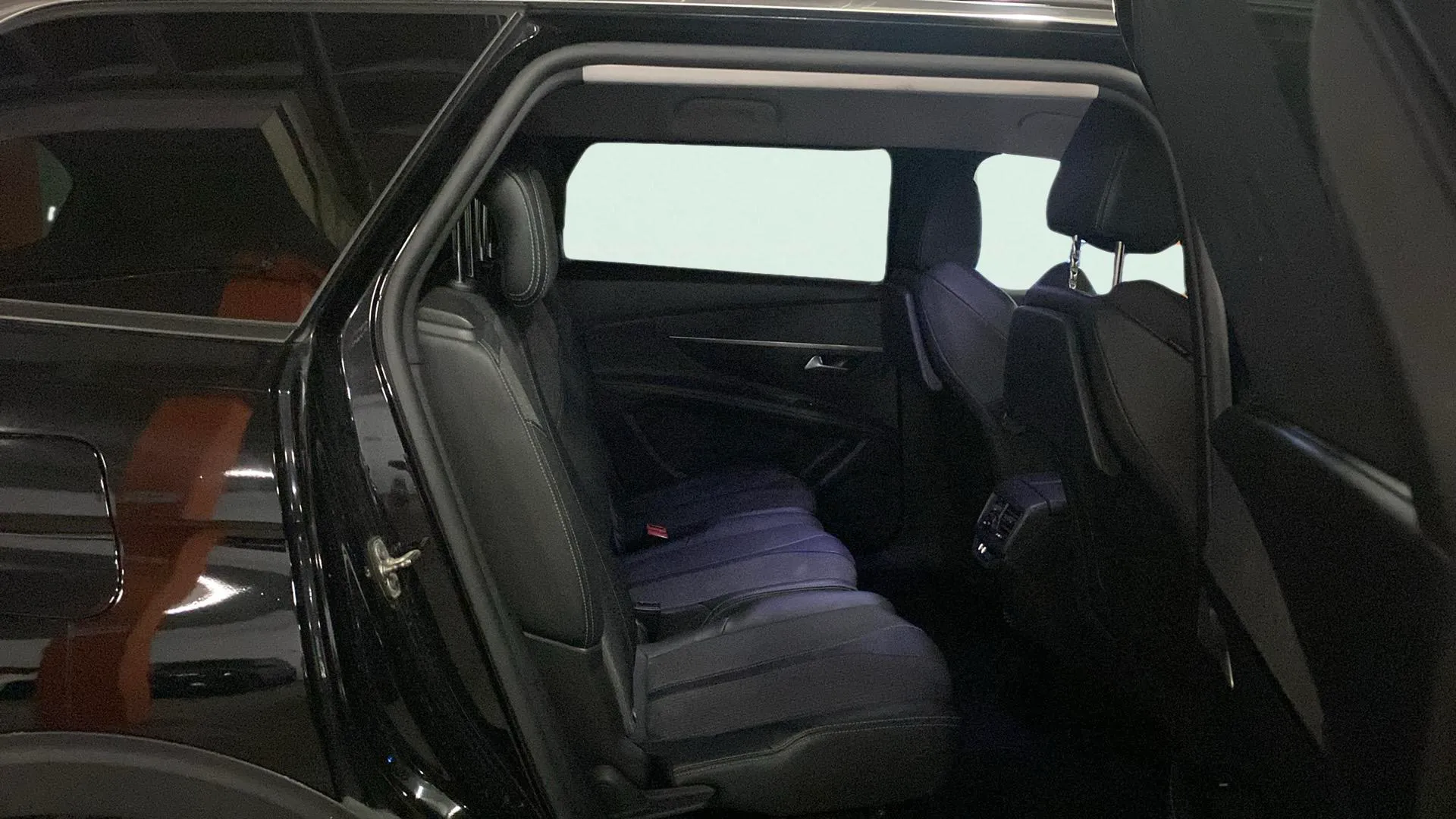 Peugeot 5008 1.2 PureTech Allure EAT8 - foto 28