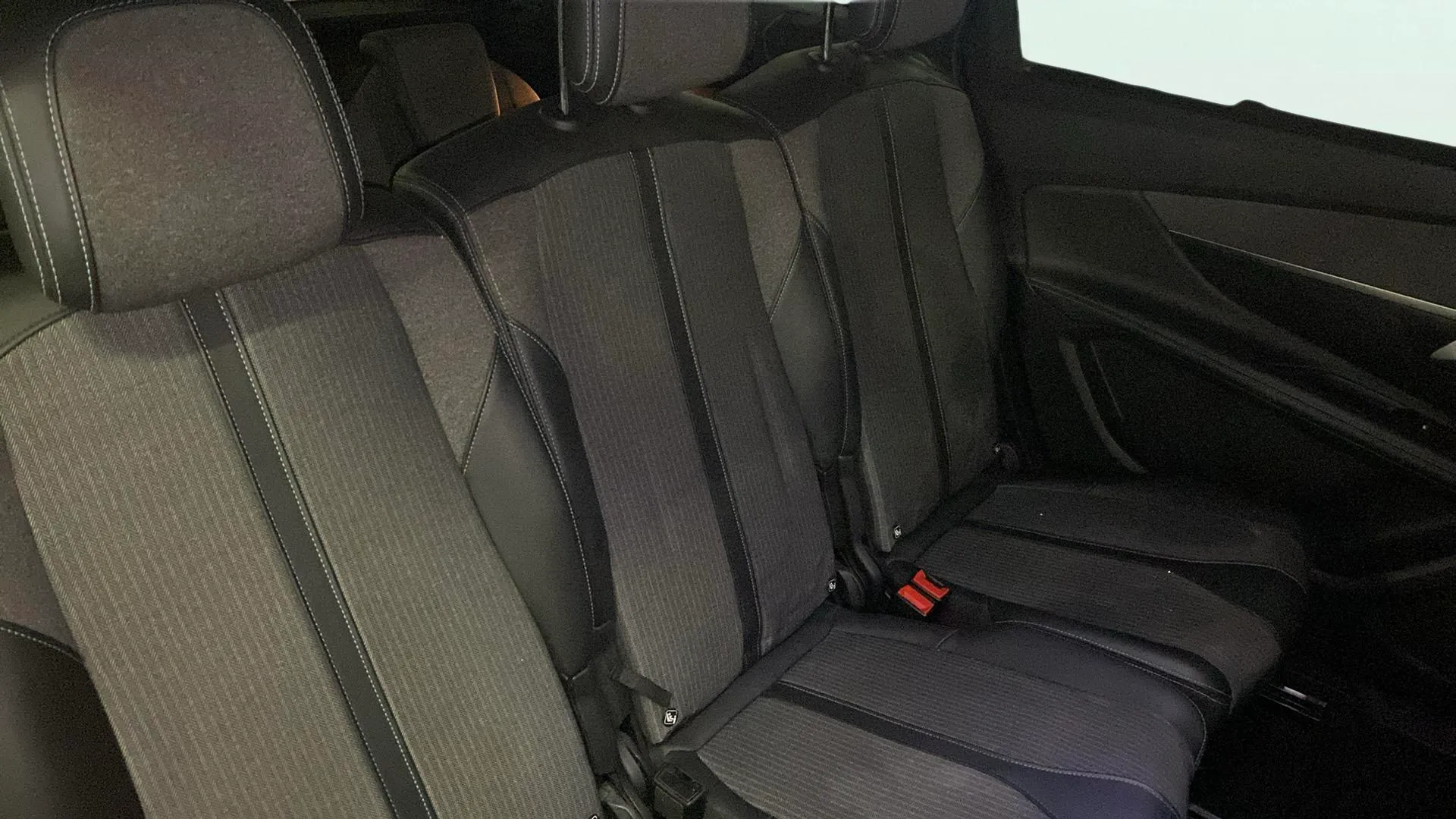 Peugeot 5008 1.2 PureTech Allure EAT8 - foto 27