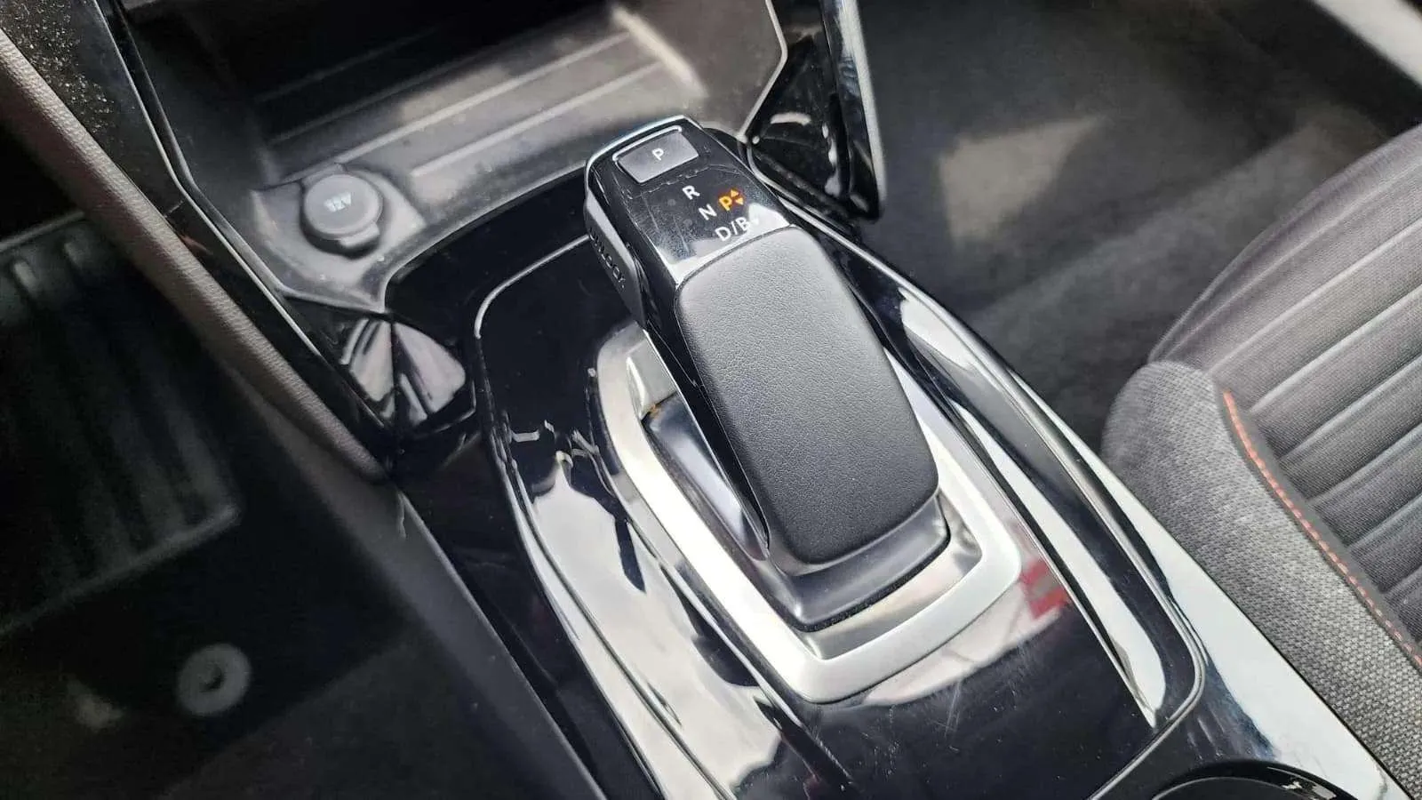Peugeot 2008 Eléctrico Active Pack - foto 18