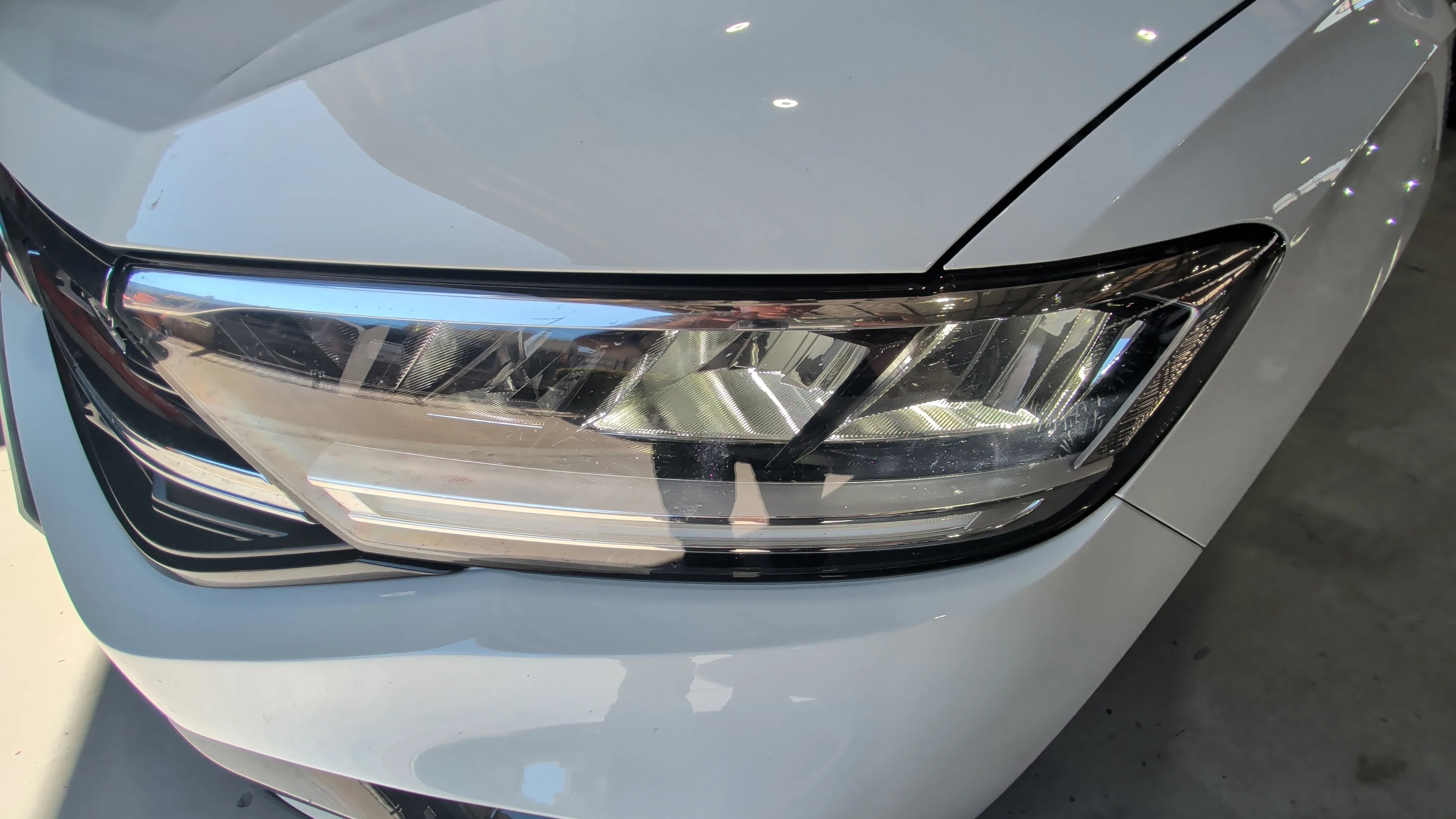 Volkswagen T-Roc R-Line 1.5 TSI DSG - foto 29