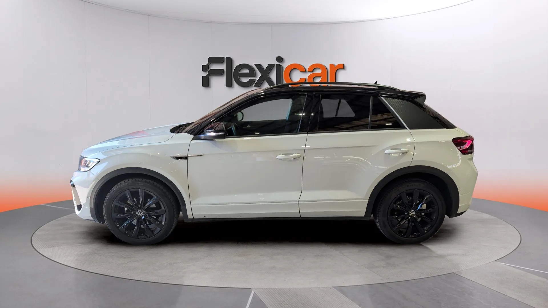 Volkswagen T-Roc R-Line 1.5 TSI DSG - foto 4