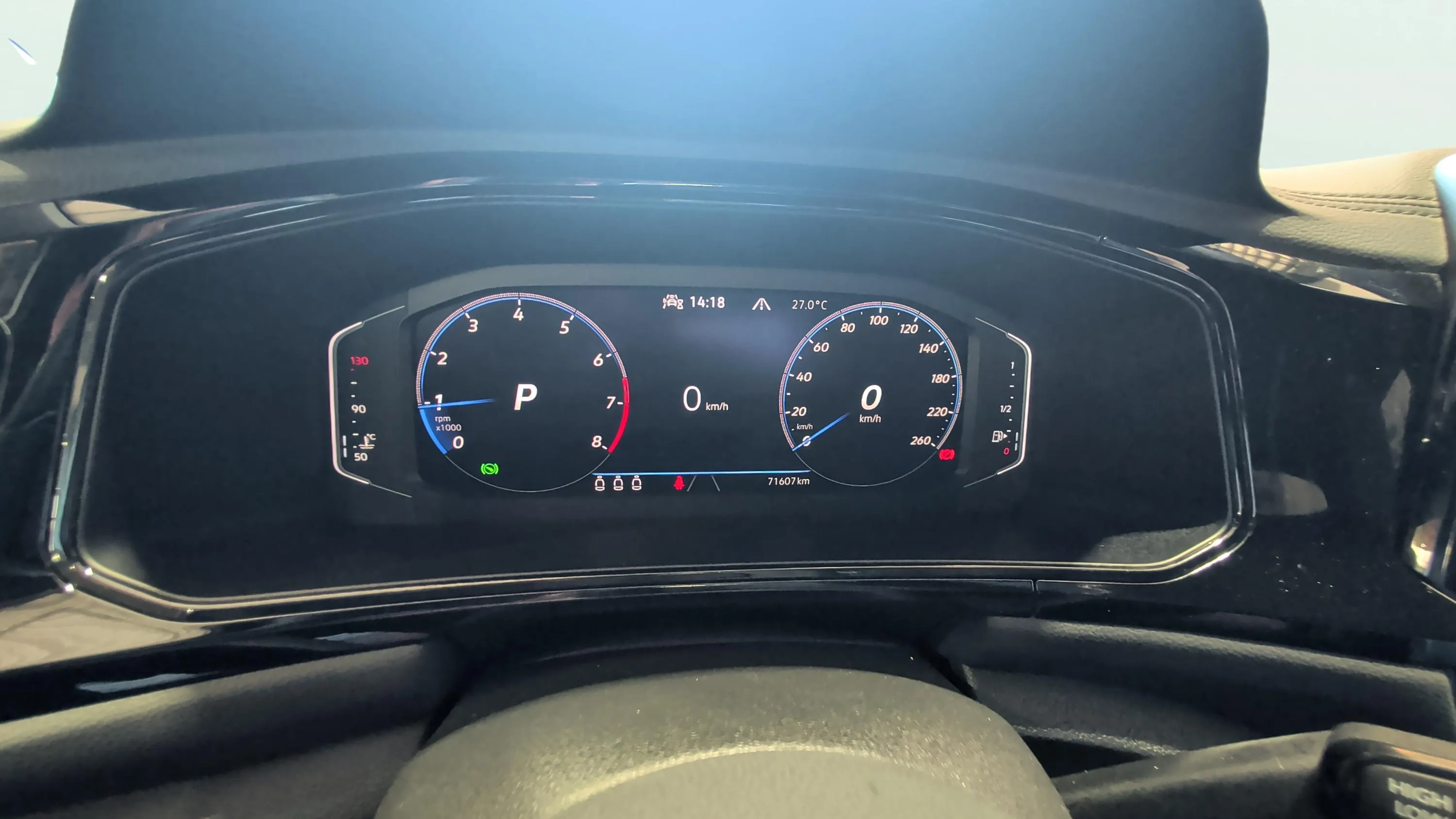Volkswagen T-Roc R-Line 1.5 TSI DSG - foto 12