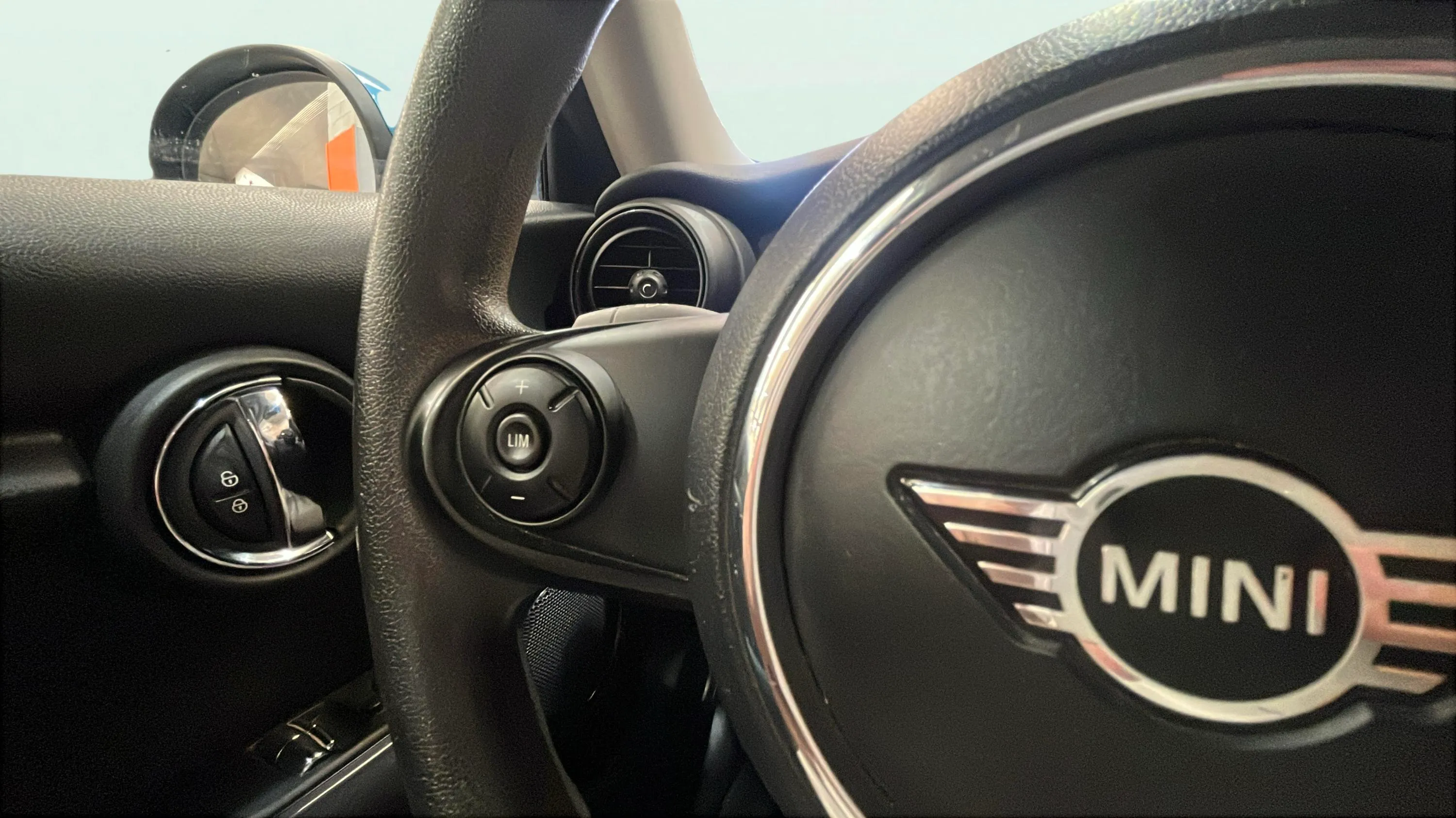 MINI Cooper One - foto 24