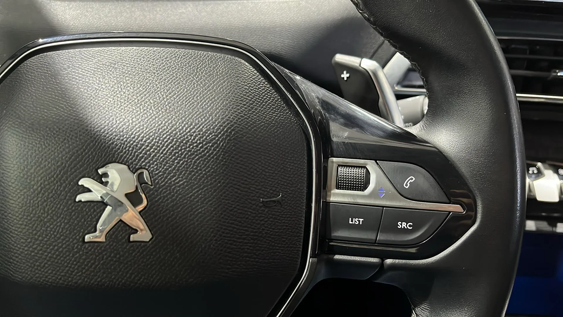 Peugeot 3008 1.2 PureTech Allure Pack EAT8 - foto 18