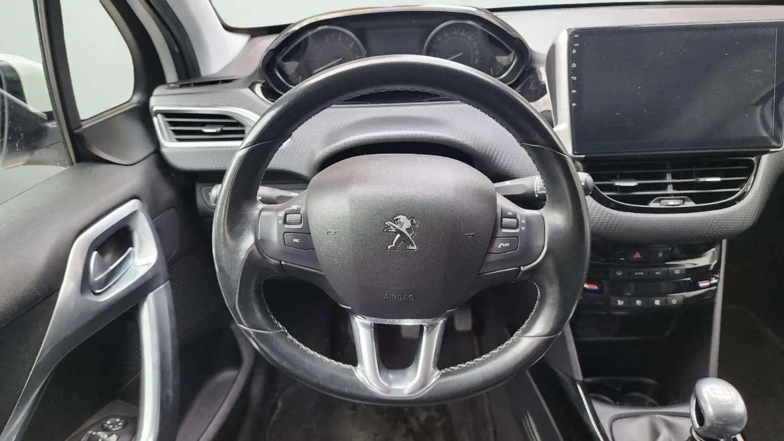 Peugeot 2008 Allure PureTech 110 - foto 10