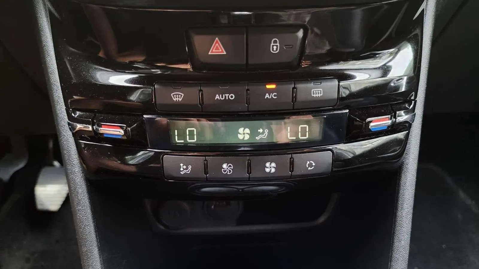 Peugeot 2008 Allure PureTech 110 - foto 17