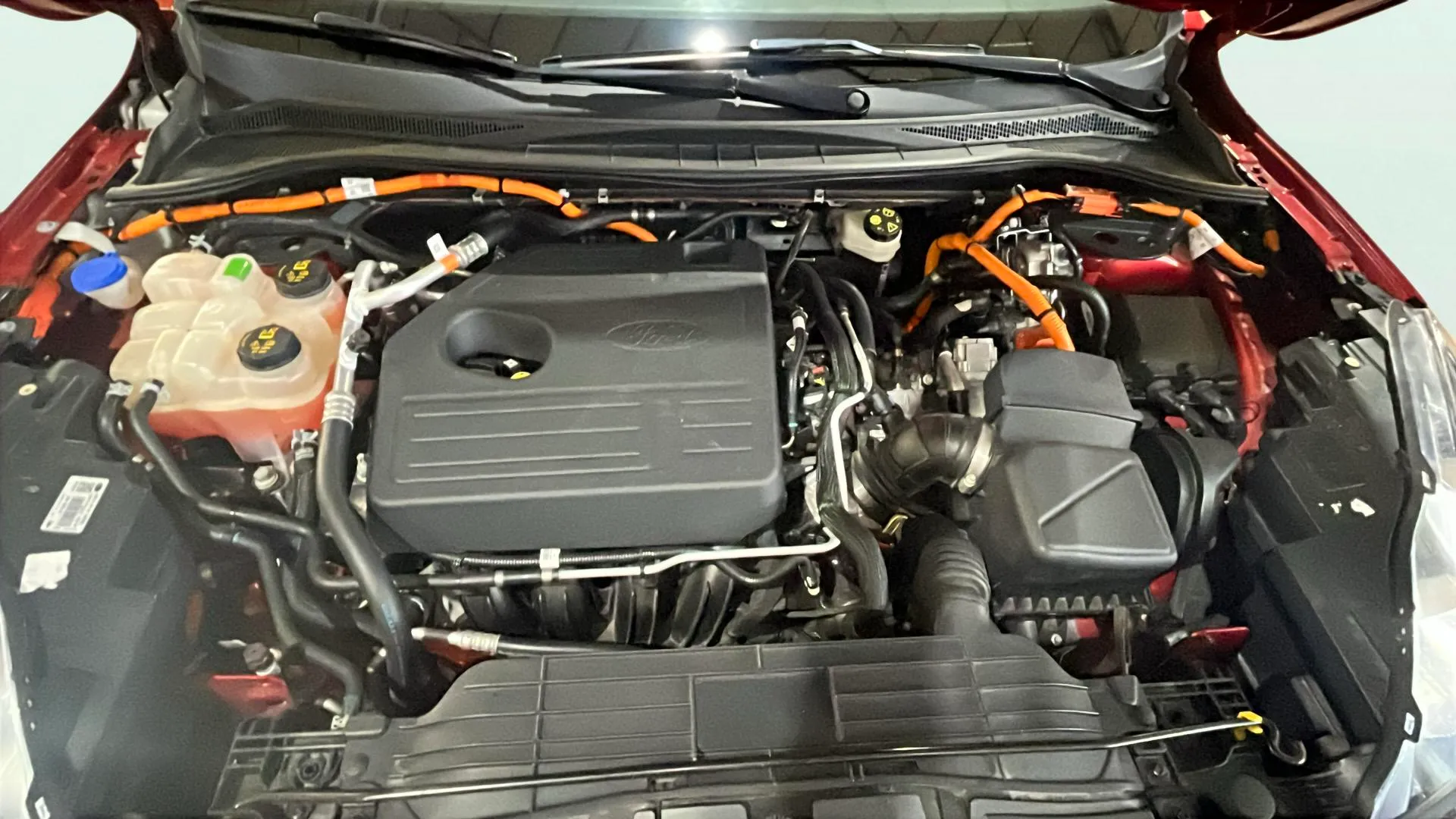 Ford Kuga ST-Line X 2.5 Duratec PHEV - foto 26