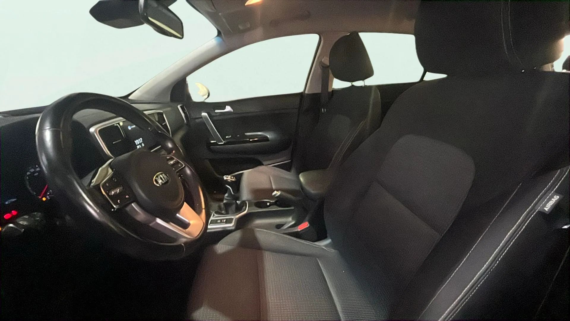 Kia Sportage 1.6 GDi Black Edition 4x2 - foto 19