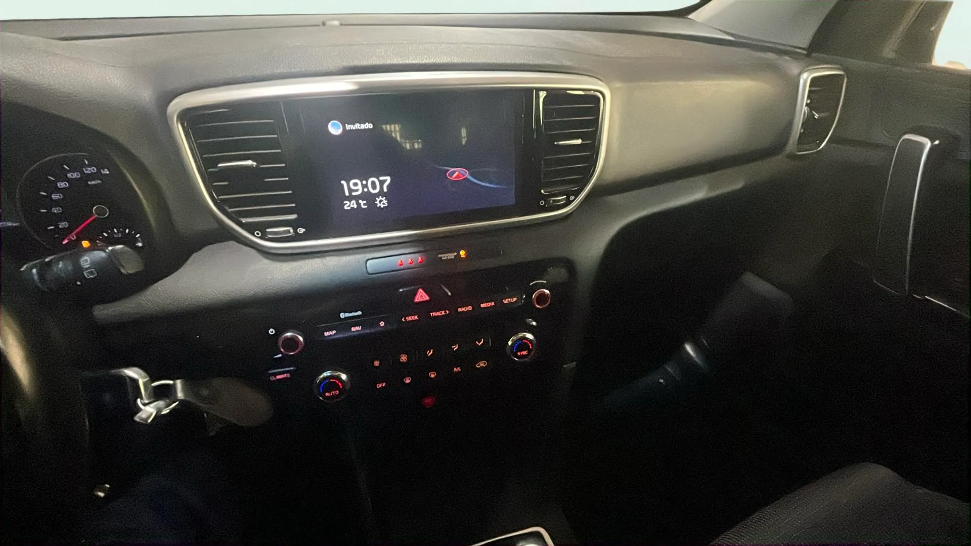 Kia Sportage 1.6 GDi Black Edition 4x2 - foto 12