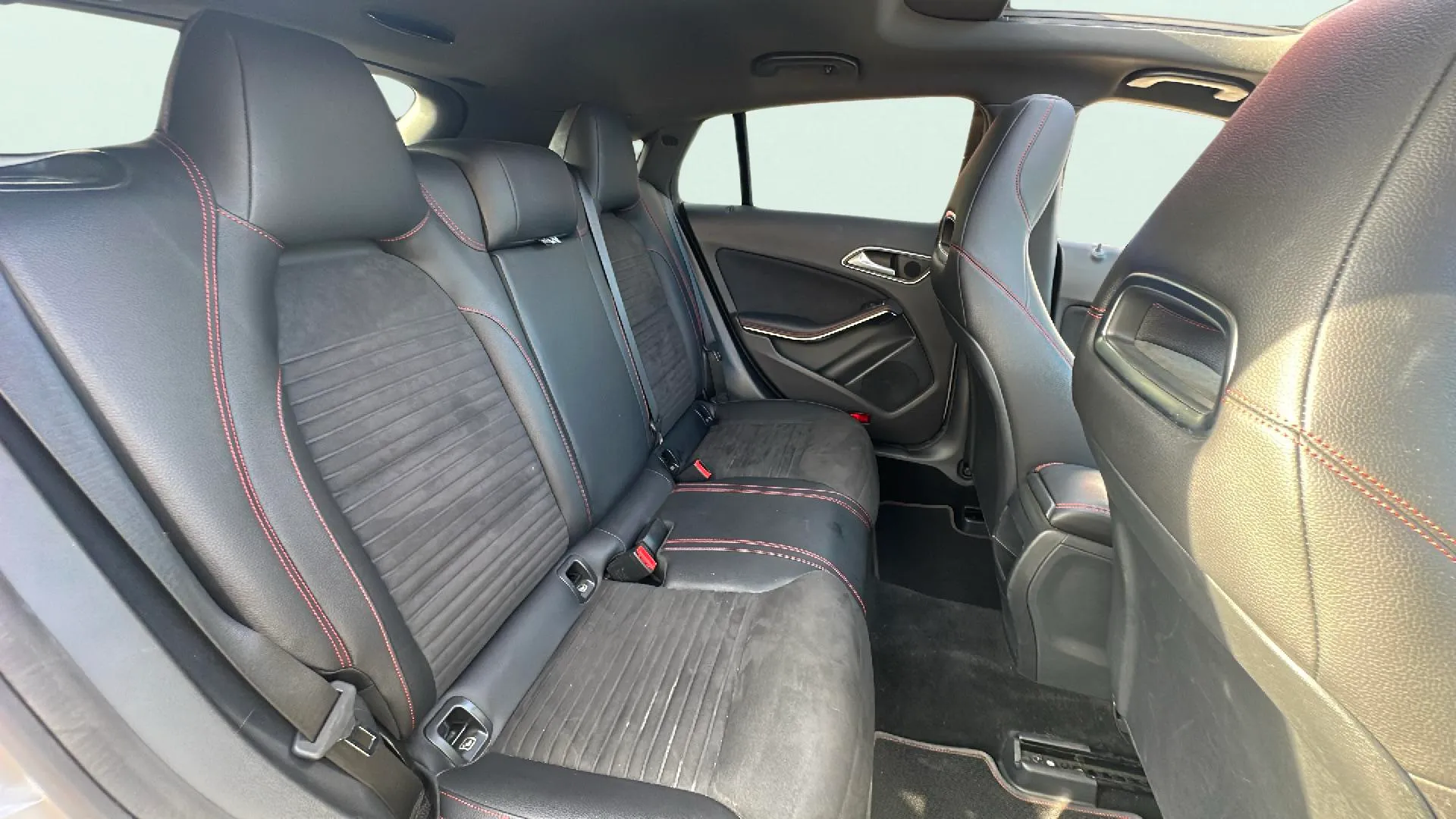 Mercedes-Benz CLA 250 Sport 4MATIC Shooting Brake - foto 16