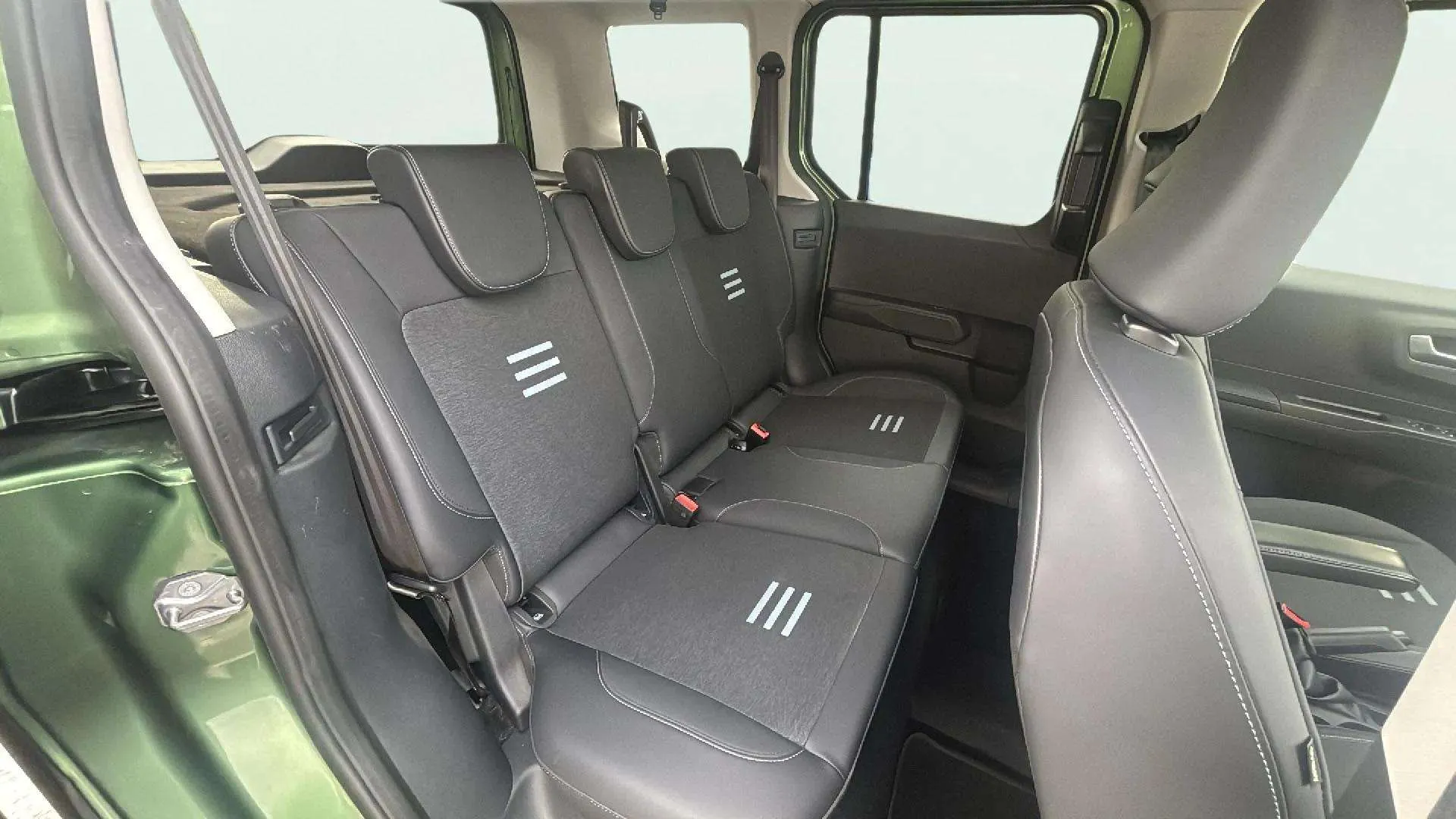Ford Tourneo Courier 1.0 EcoBoost Active - foto 22