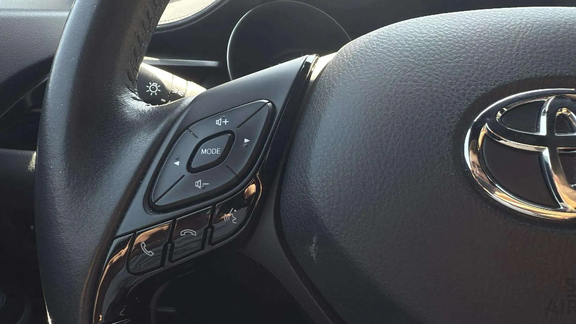 Toyota C-HR 1.8 125H Advance - foto 11