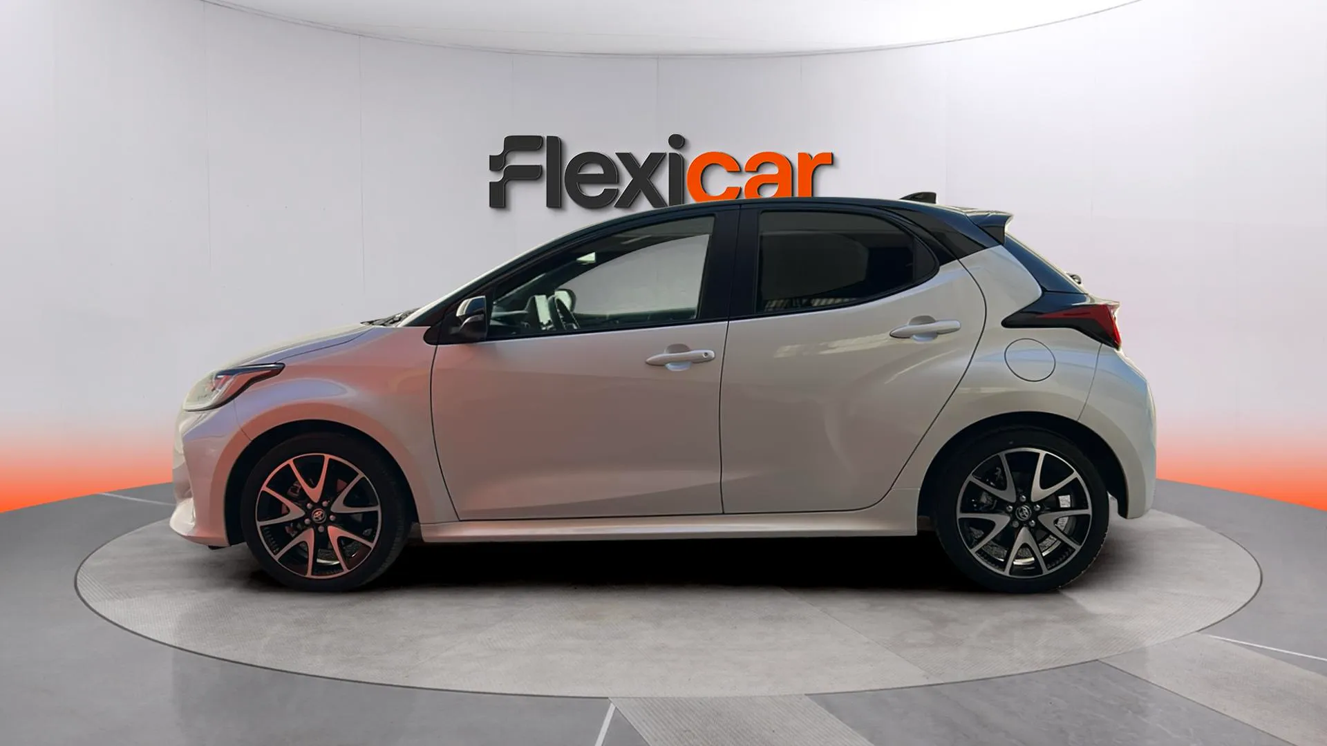 Toyota Yaris 1.5 120H Style - foto 5