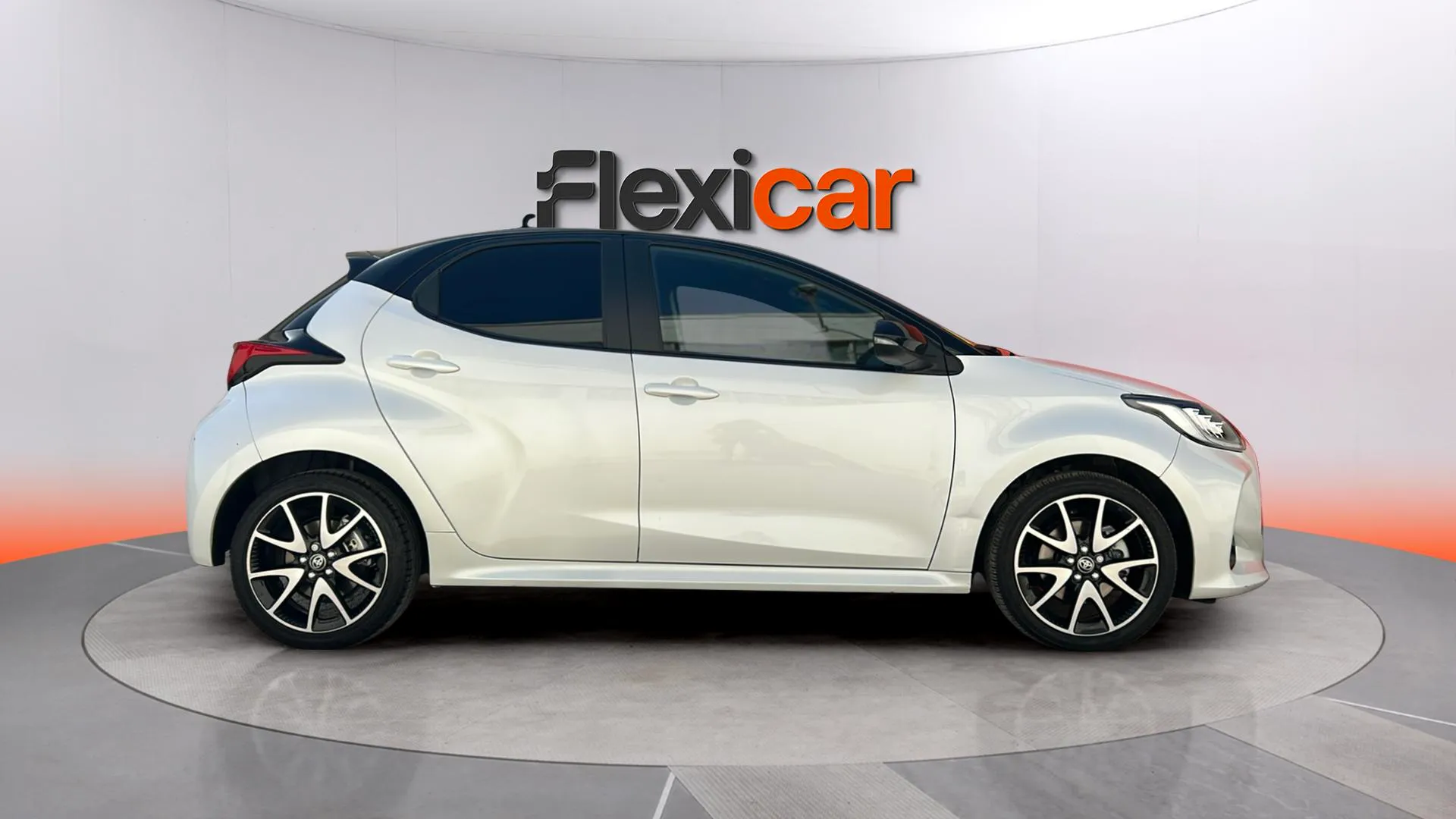 Toyota Yaris 1.5 120H Style - foto 3