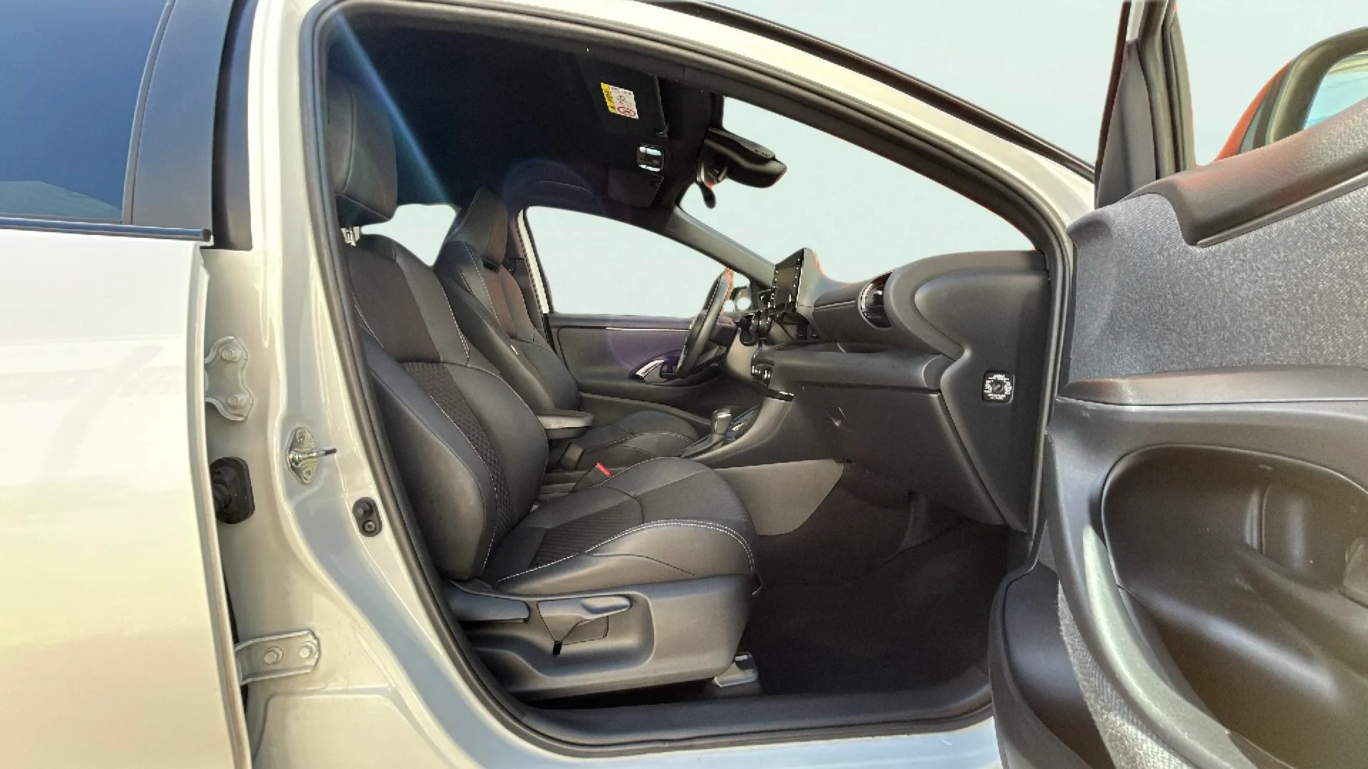 Toyota Yaris 1.5 120H Style - foto 15