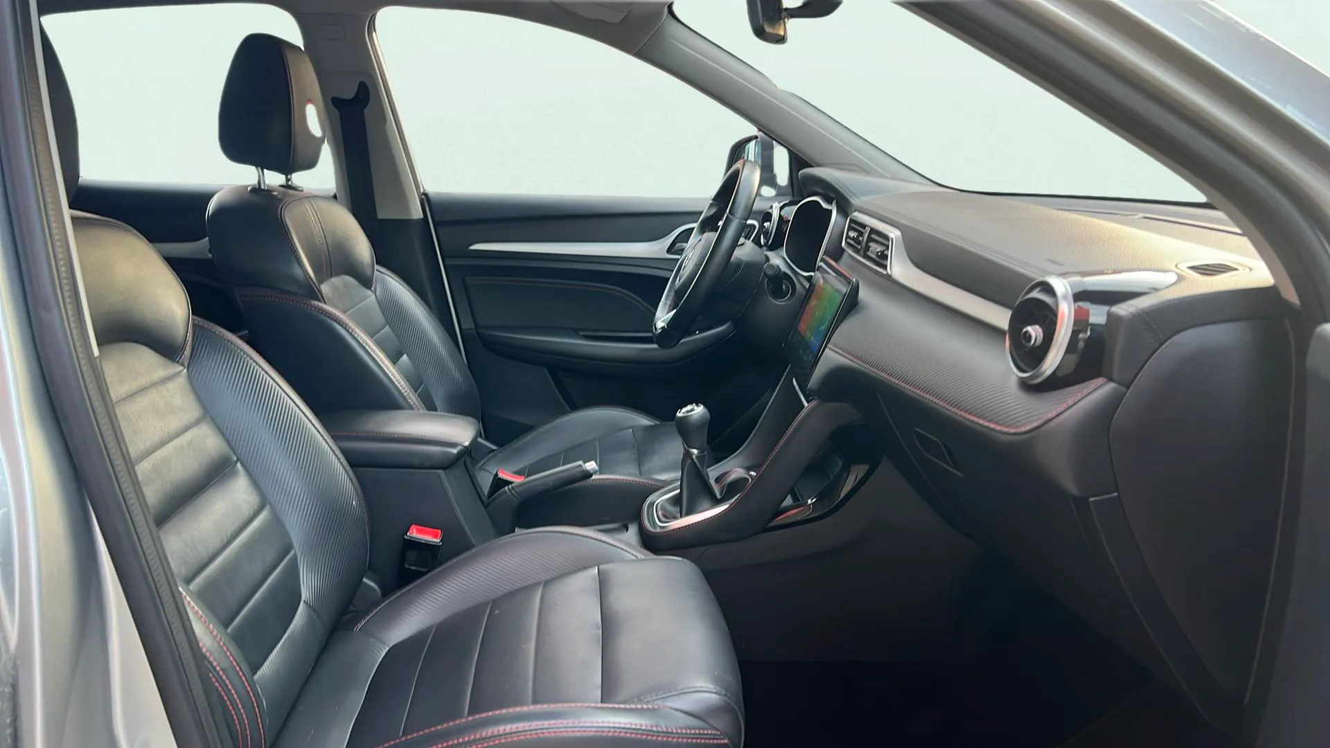 MG ZS 1.0T Luxury - foto 14